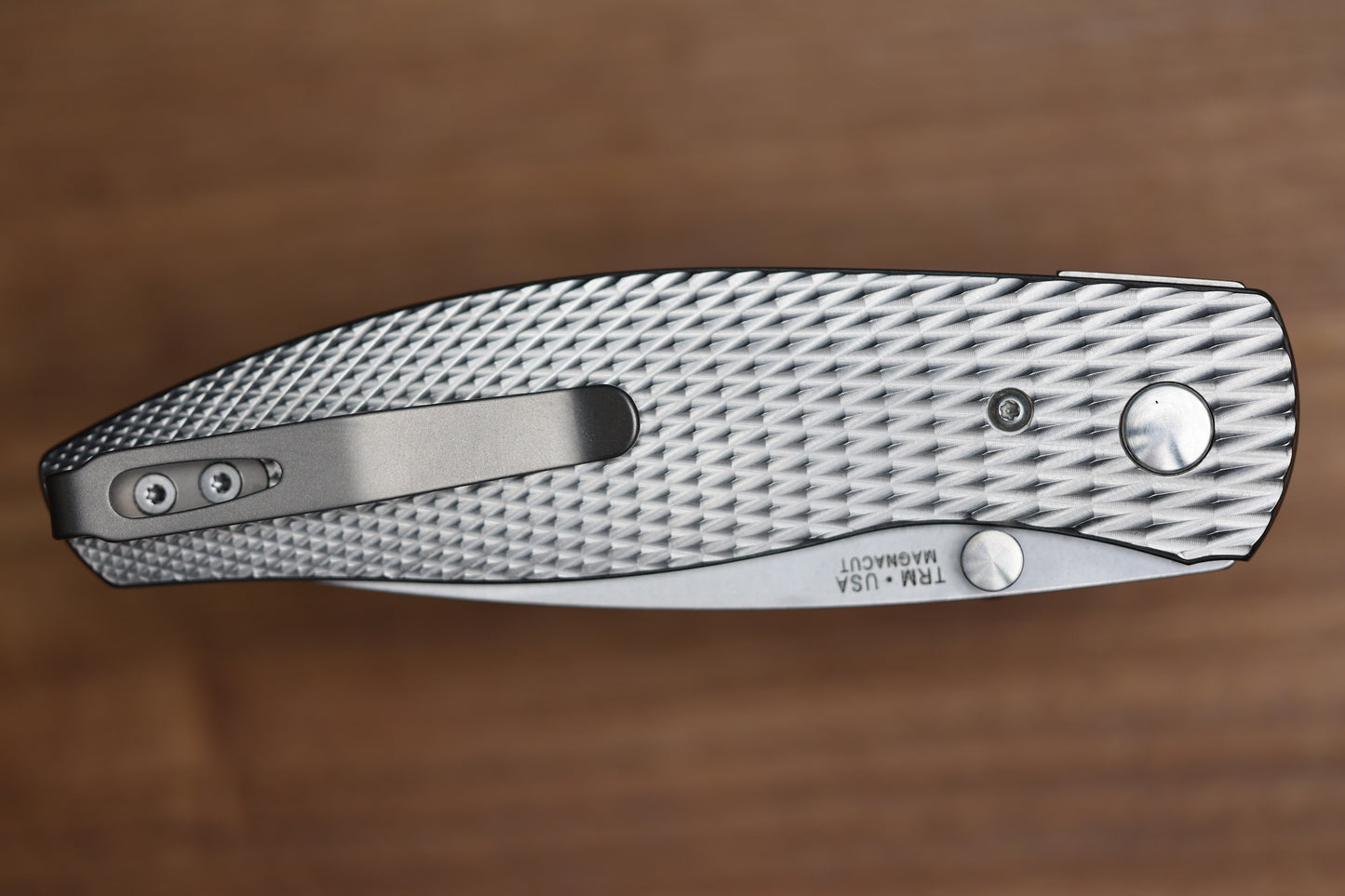 THREE RIVERS MANUFACTURING ATOM LIZARD SKIN TITANIUM 3.5" DROP POINT MAGNACUT