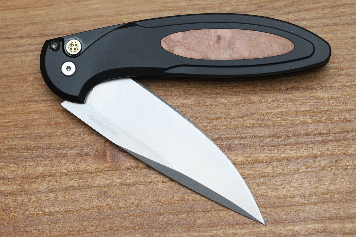 PRO-TECH CAMBRIA MANUAL BLACK ALUMINUM HANDLES W/ MAPLE BURL INLAY & STONEWASH MAGNACUT BSW25.CAMBRIA.1 PROTOTYPE