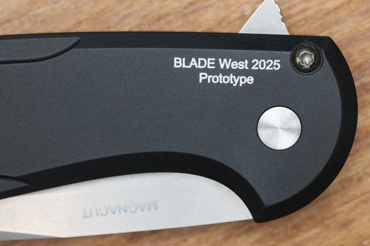 PRO-TECH CAMBRIA MANUAL BLACK ALUMINUM HANDLES W/ MAPLE BURL INLAY & STONEWASH MAGNACUT BSW25.CAMBRIA.1 PROTOTYPE