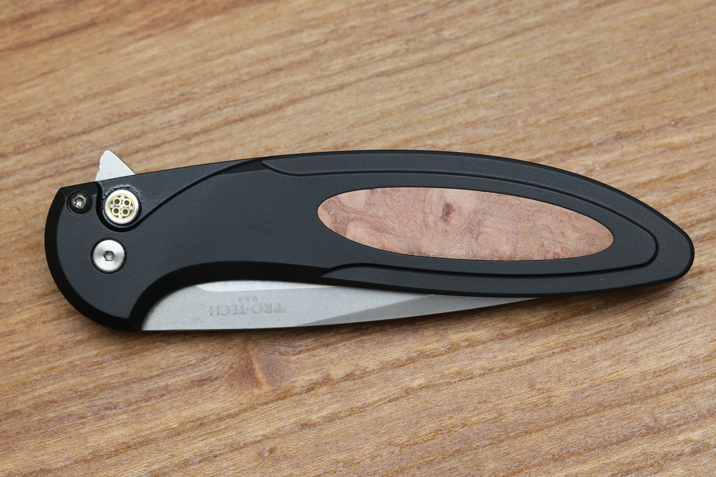 PRO-TECH CAMBRIA MANUAL BLACK ALUMINUM HANDLES W/ MAPLE BURL INLAY & STONEWASH MAGNACUT BSW25.CAMBRIA.1 PROTOTYPE