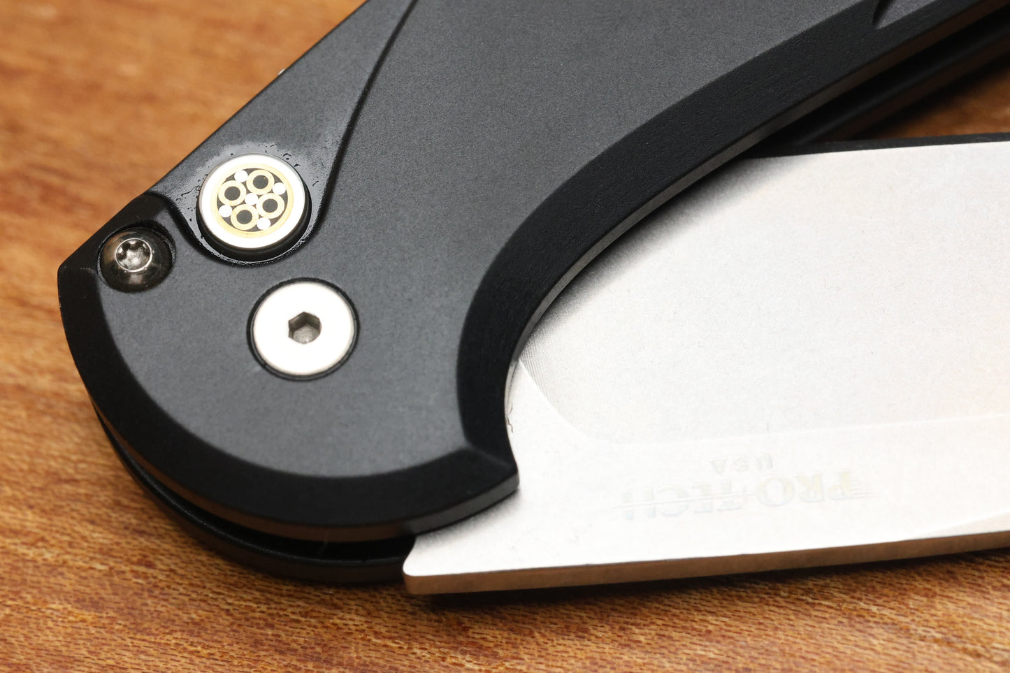 PRO-TECH CAMBRIA MANUAL BLACK ALUMINUM HANDLES W/ MAPLE BURL INLAY & STONEWASH MAGNACUT BSW25.CAMBRIA.1 PROTOTYPE