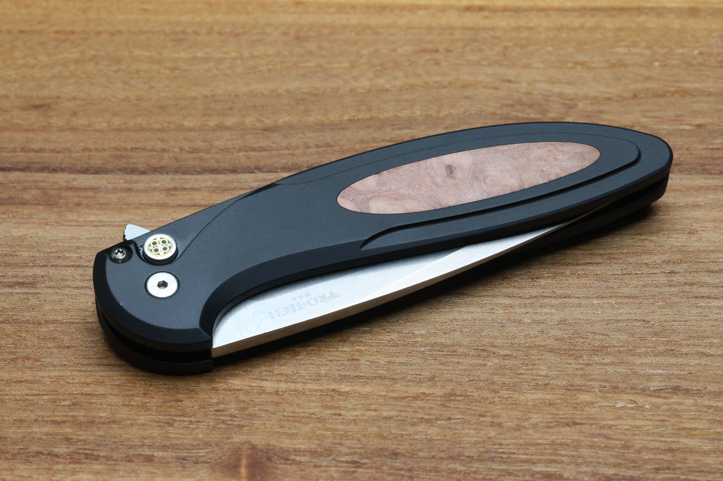 PRO-TECH CAMBRIA MANUAL BLACK ALUMINUM HANDLES W/ MAPLE BURL INLAY & STONEWASH MAGNACUT BSW25.CAMBRIA.1 PROTOTYPE