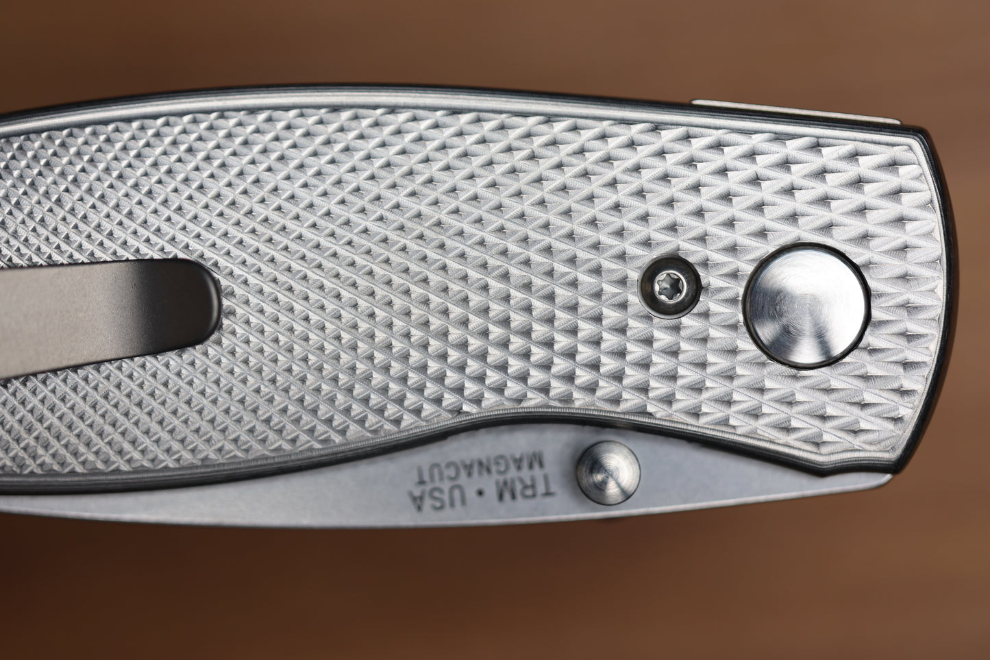 THREE RIVERS MANUFACTURING NEUTRON 2 LIZARD SKIN TITANIUM 3" MAGNACUT