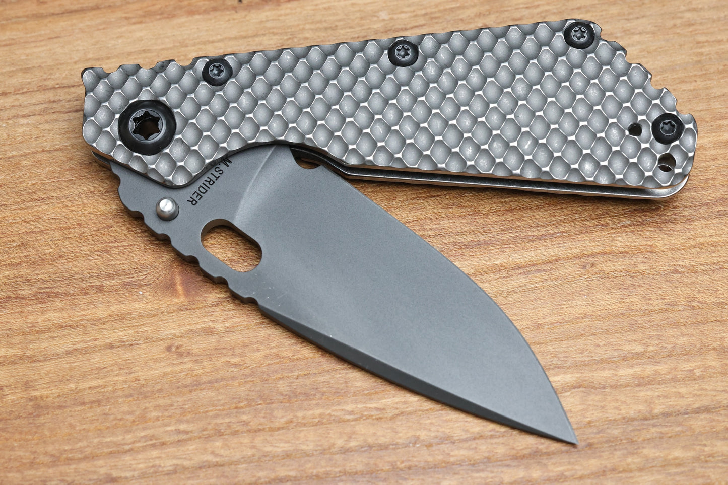 STRIDER KNIVES SMF DGG - TITANIUM HANDLE - DROP POINT 20CV BLADE