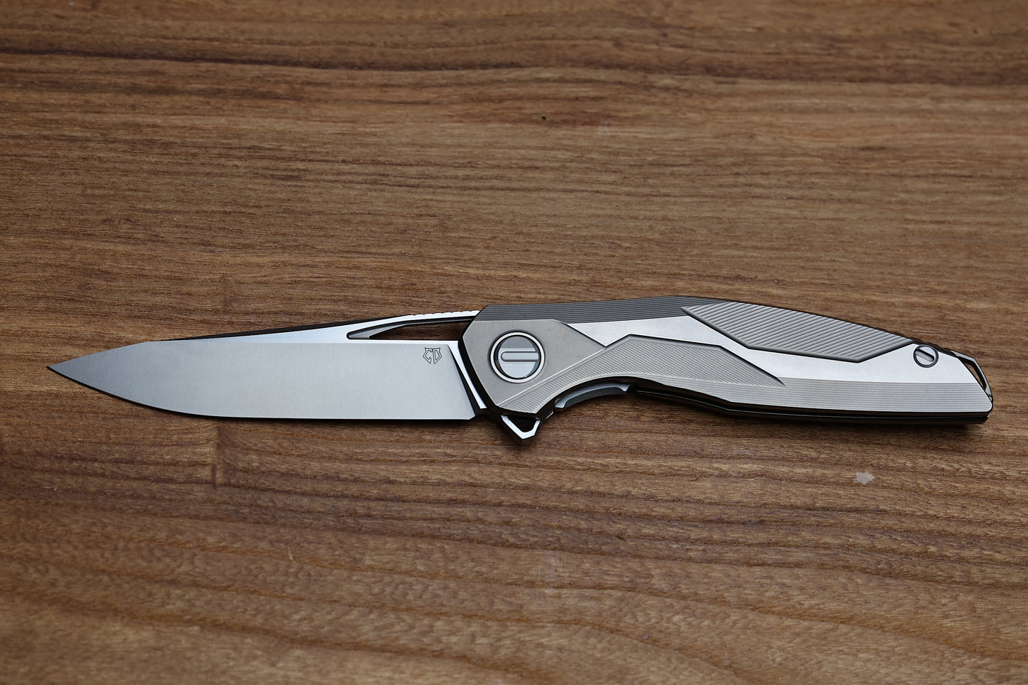 SHIROGOROV CUSTOM DIVISION 111 STARSHIP - TITANIUM - MAGNACUT BLADE - SRRBS