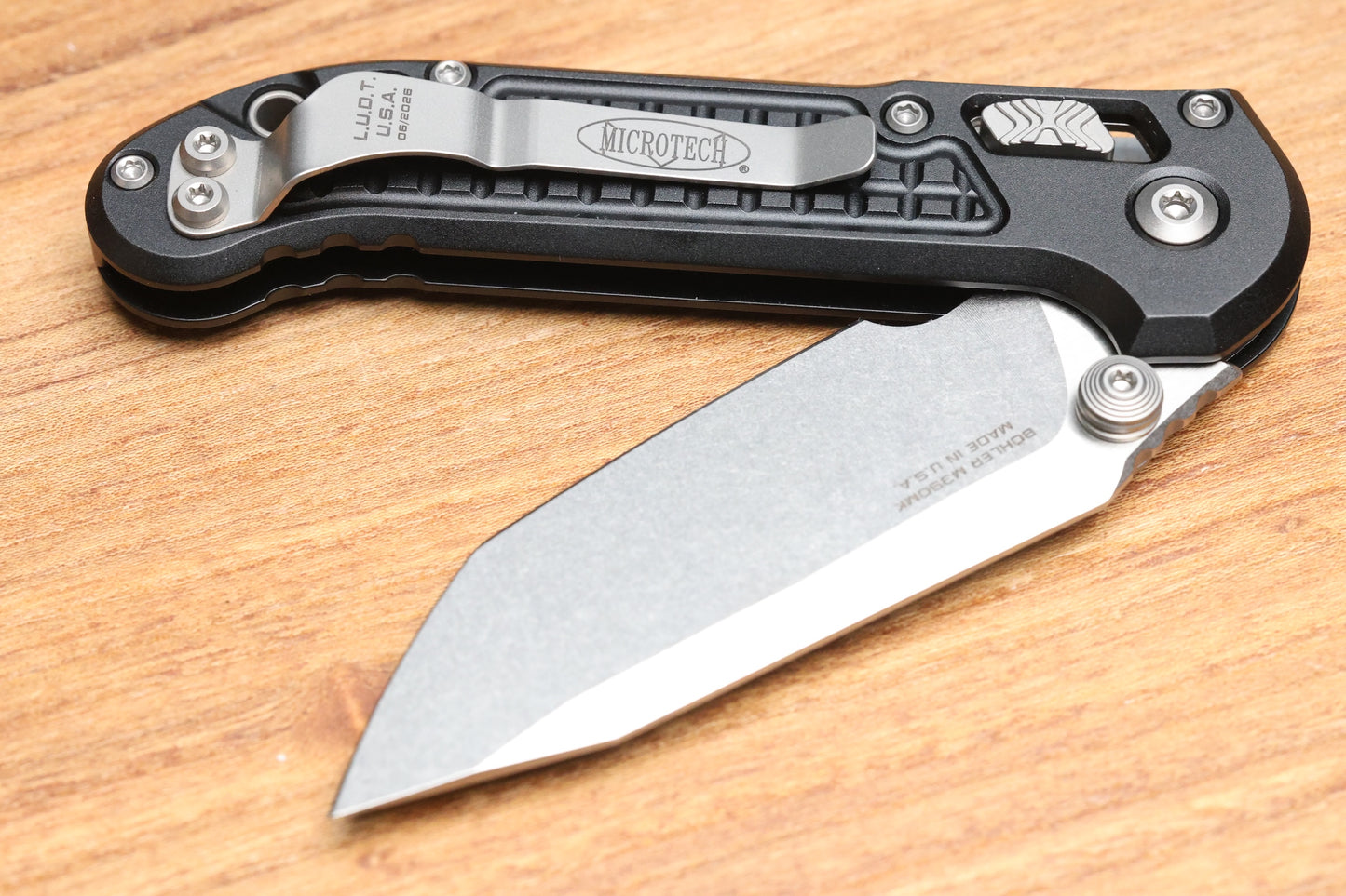 MICROTECH KNIVES LUDT RAM-LOK W/ BLACK FRAG HANDLE & STONEWASH TANTO 1136RL-10FR