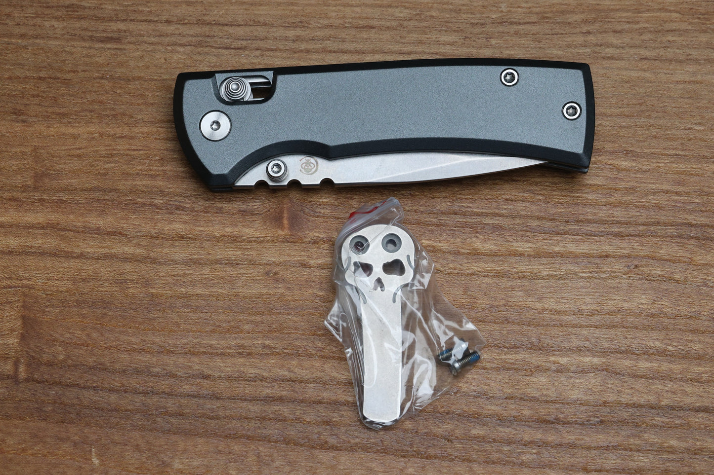 CHAVES KNIVES X-LOCK W/ GRAY ALUMINUM HANDLES & STONEWASH D2