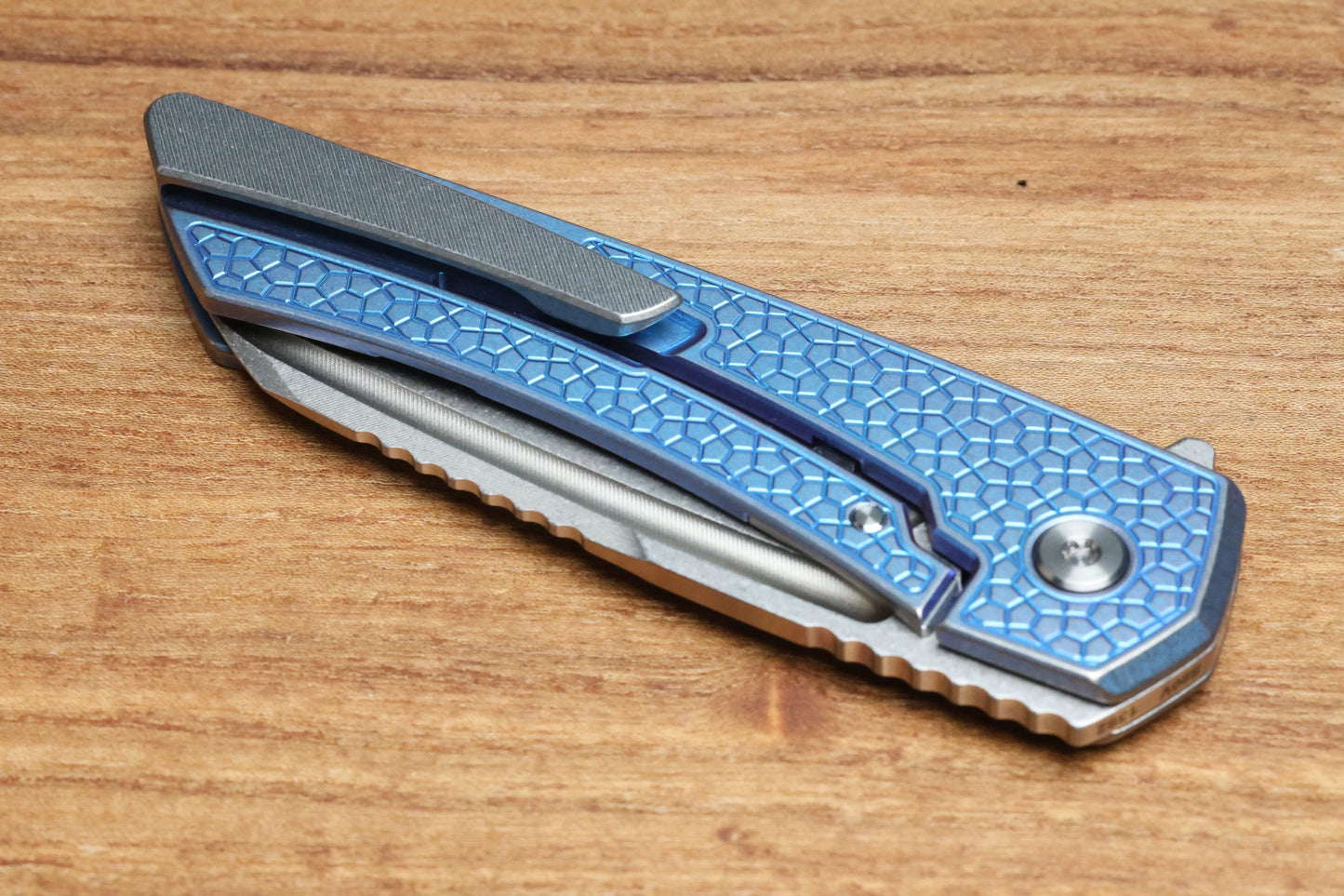 MACHINEWISE MOJAVE #1392 MILLED PATTERN BLUE ANO TITANIUM AND S90V BLADE