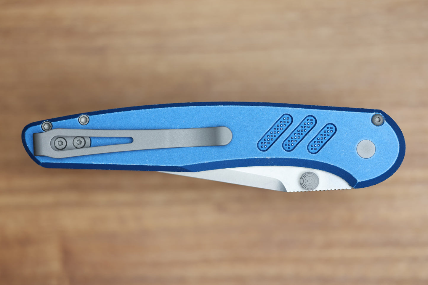 PRO-TECH AVALON PEACE NEIGHBOR W/ BATTLEWORN KNURLED BLUE ALUMINUM HANDLE & MAGNACUT PN1101-BW BLUE