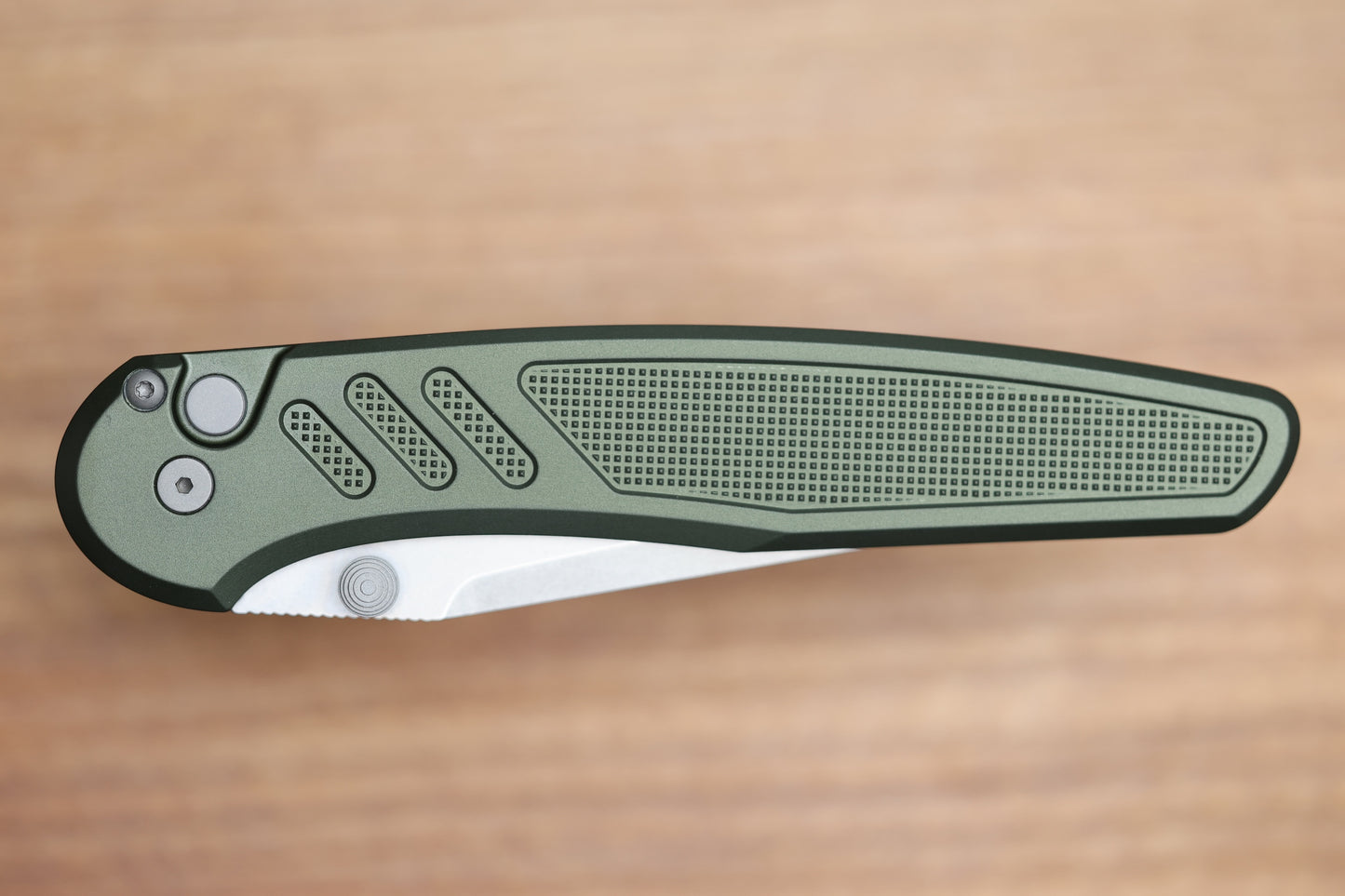 PRO-TECH AVALON PEACE NEIGHBOR W/ KNURLED GREEN ALUMINUM HANDLE & MAGNACUT PN1101-GREEN