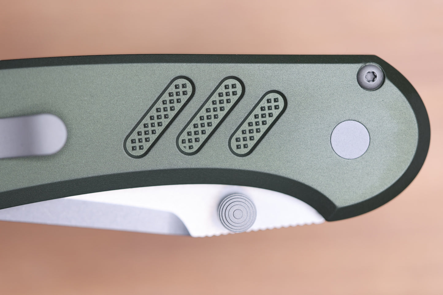 PRO-TECH AVALON PEACE NEIGHBOR W/ KNURLED GREEN ALUMINUM HANDLE & MAGNACUT PN1101-GREEN