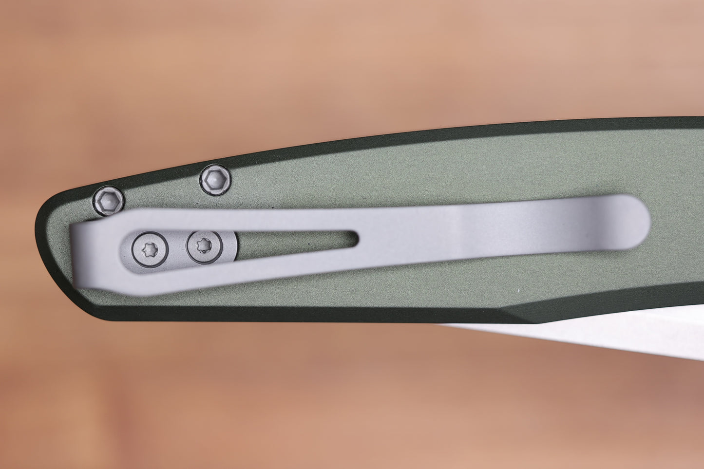 PRO-TECH AVALON PEACE NEIGHBOR W/ KNURLED GREEN ALUMINUM HANDLE & MAGNACUT PN1101-GREEN