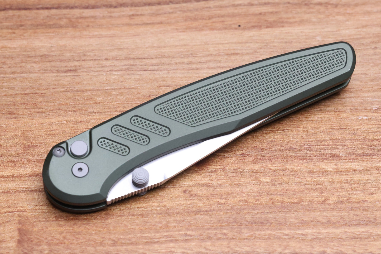 PRO-TECH AVALON PEACE NEIGHBOR W/ KNURLED GREEN ALUMINUM HANDLE & MAGNACUT PN1101-GREEN