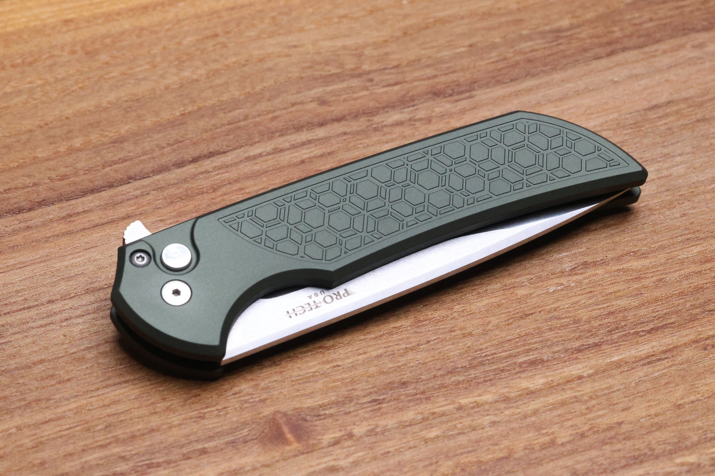 PRO-TECH MORDAX GRIDLOCK GREEN ALUMINUM HANDLE W/ MACHINE SATIN MAGNACUT BSW25.MORDAX.1