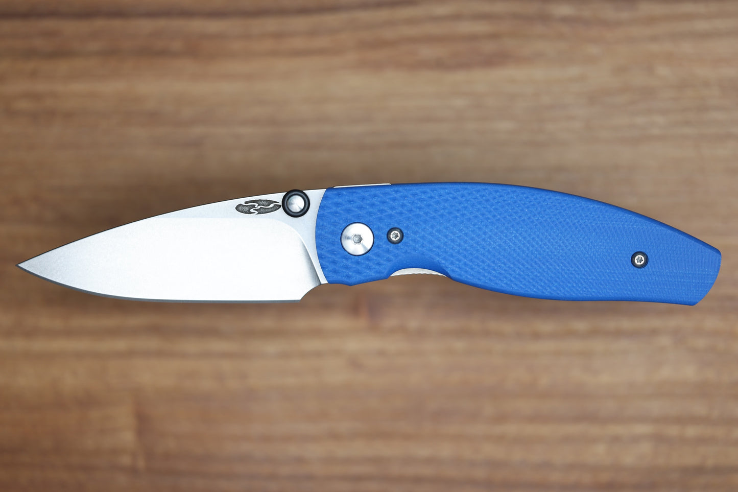 THREE RIVERS MANUFACTURING NEUTRON 2 LIZARD SKIN ROYAL BLUE G10 MAGNACUT BLADE