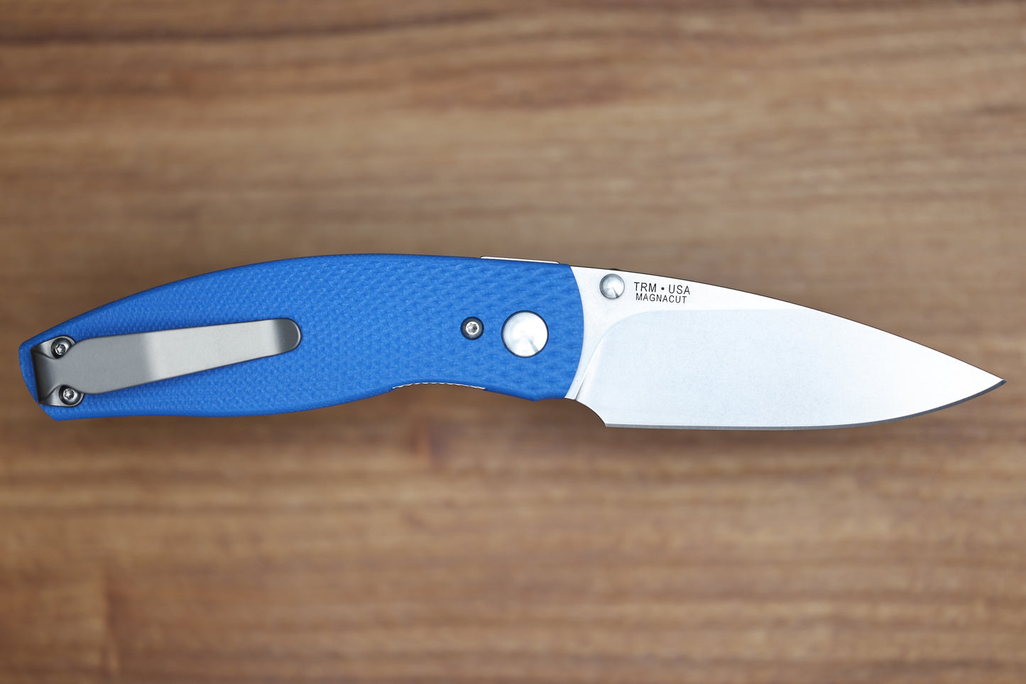 THREE RIVERS MANUFACTURING NEUTRON 2 LIZARD SKIN ROYAL BLUE G10 MAGNACUT BLADE