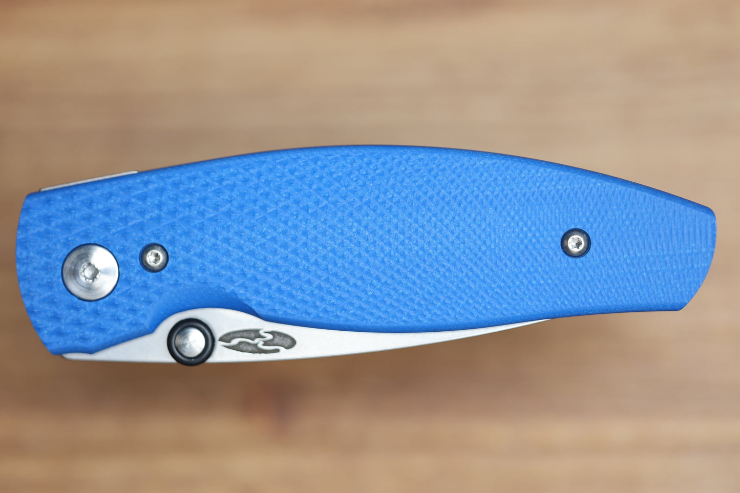 THREE RIVERS MANUFACTURING NEUTRON 2 LIZARD SKIN ROYAL BLUE G10 MAGNACUT BLADE