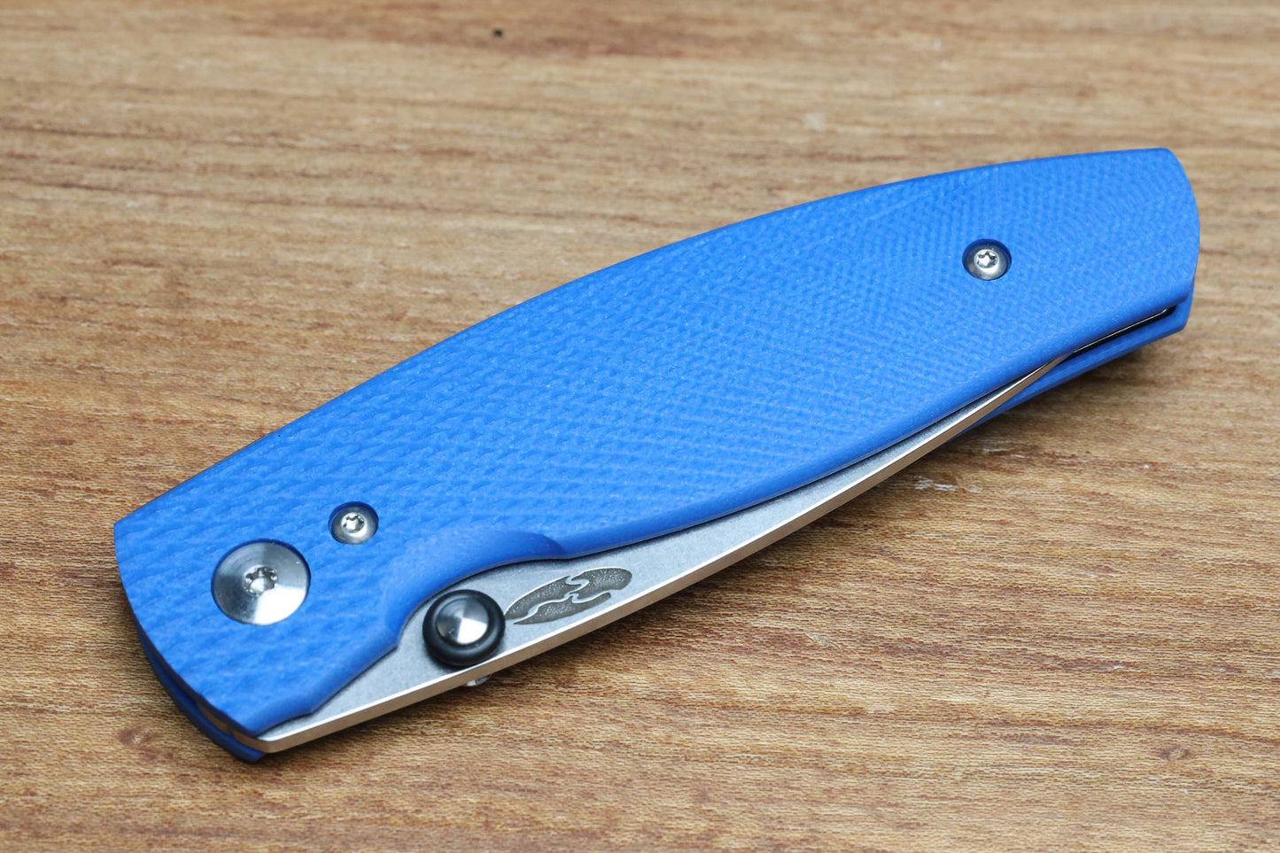 THREE RIVERS MANUFACTURING NEUTRON 2 LIZARD SKIN ROYAL BLUE G10 MAGNACUT BLADE