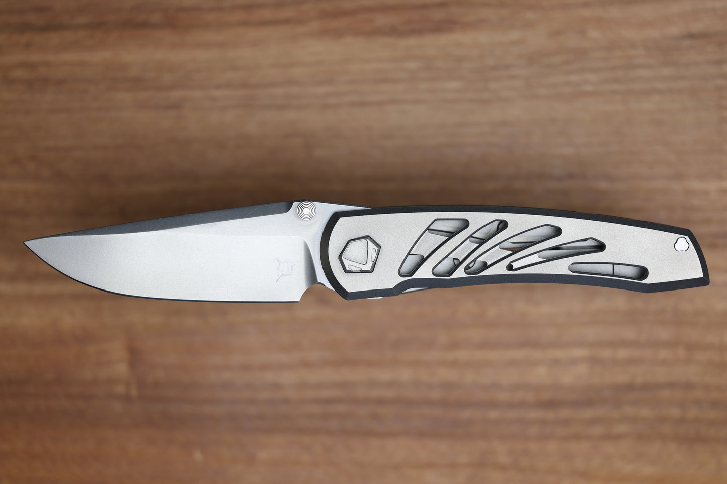 SHARKNIVCO WAKA V4.9 GILLS TITANIUM FRAME LOCK RWL34 POLISHED STONEWASH