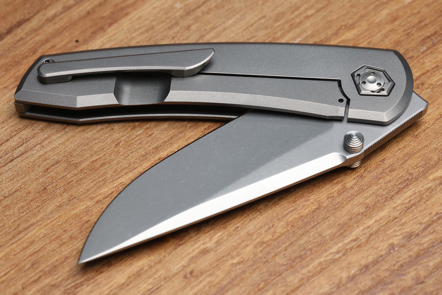 SHARKNIVCO WAKA V4.9 GILLS TITANIUM FRAME LOCK RWL34 POLISHED STONEWASH
