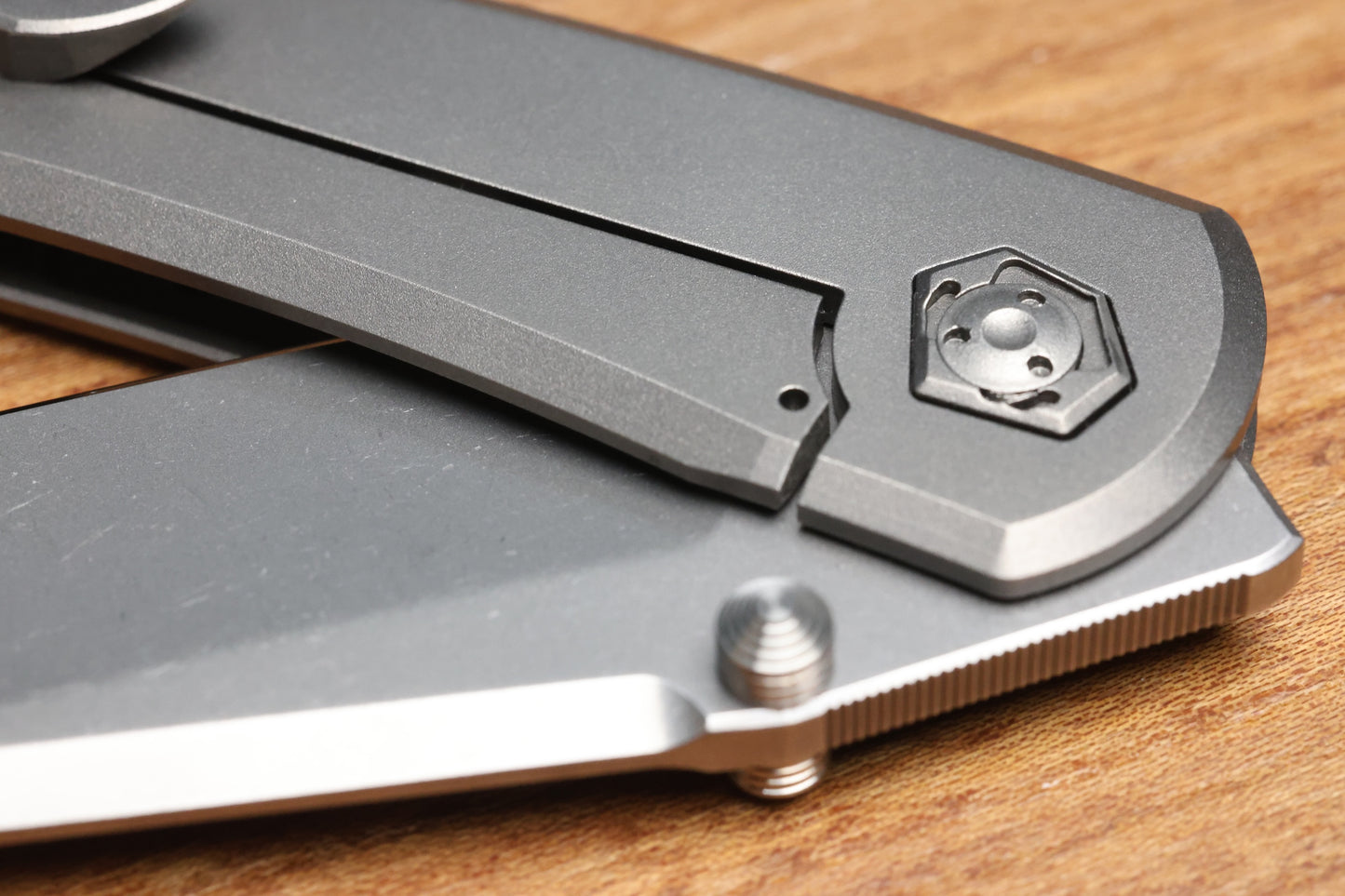 SHARKNIVCO WAKA V4.9 GILLS TITANIUM FRAME LOCK RWL34 POLISHED STONEWASH