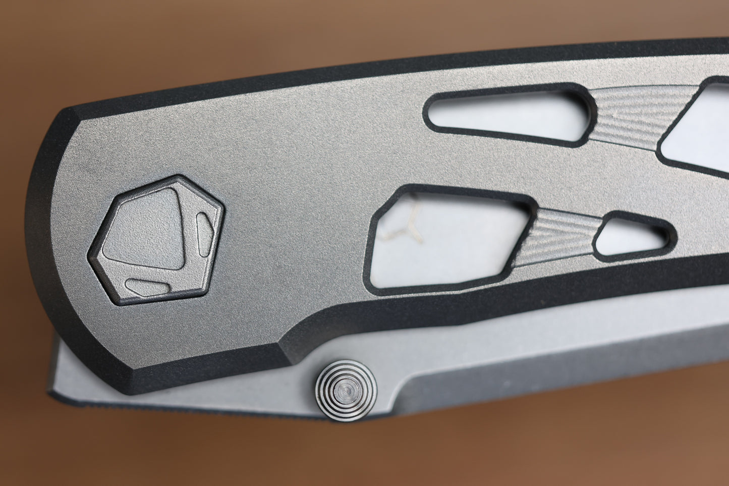 SHARKNIVCO WAKA V4.9 WINDOWS TITANIUM FRAME LOCK RWL34 POLISHED STONEWASH