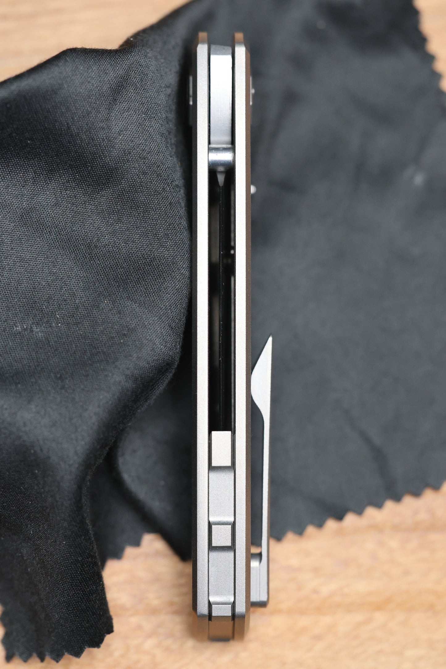 SHARKNIVCO WAKA V4.9 WINDOWS TITANIUM FRAME LOCK RWL34 POLISHED STONEWASH