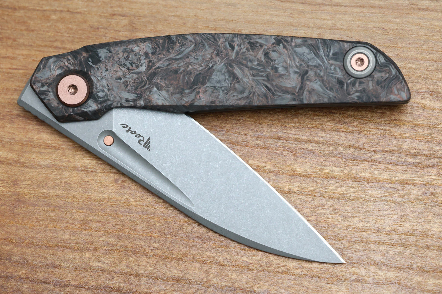 REATE KNIVES VULPEX VK ANUB COPPER FAT CARBON - DARKWASHED ELMAX BLADE