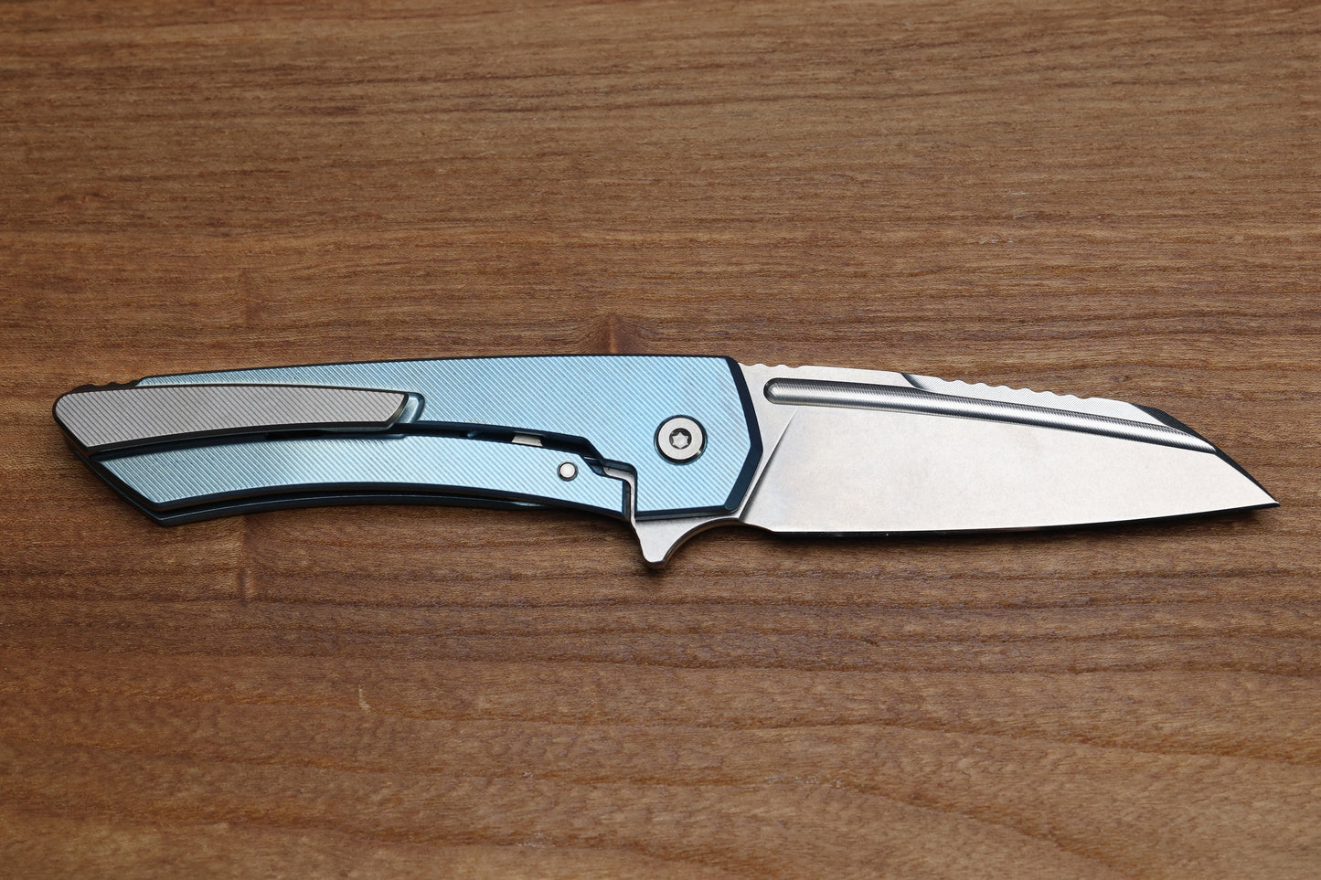 MACHINEWISE MOJAVE #683 - BLUE FADE FINE STEP TITANIUM HANDLE AND S90V BLADE