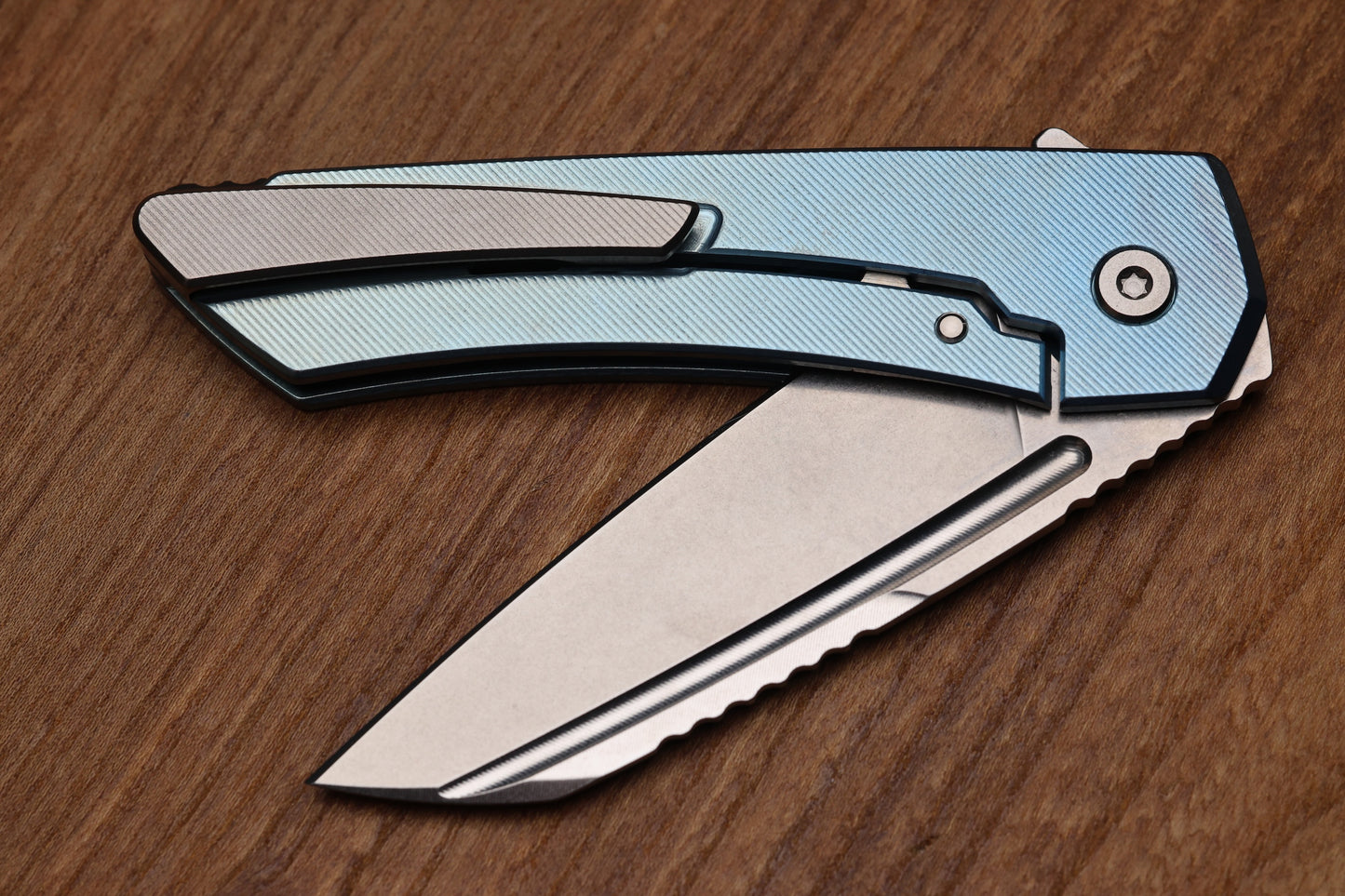 MACHINEWISE MOJAVE #683 - BLUE FADE FINE STEP TITANIUM HANDLE AND S90V BLADE