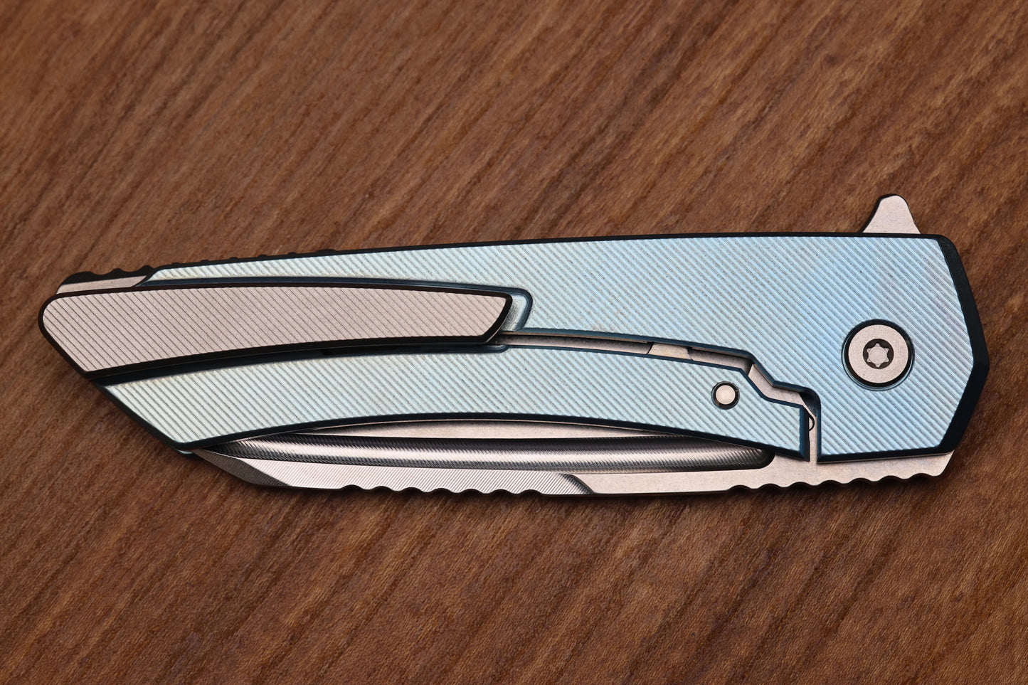 MACHINEWISE MOJAVE #683 - BLUE FADE FINE STEP TITANIUM HANDLE AND S90V BLADE