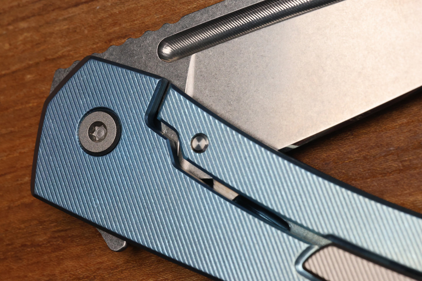 MACHINEWISE MOJAVE #683 - BLUE FADE FINE STEP TITANIUM HANDLE AND S90V BLADE