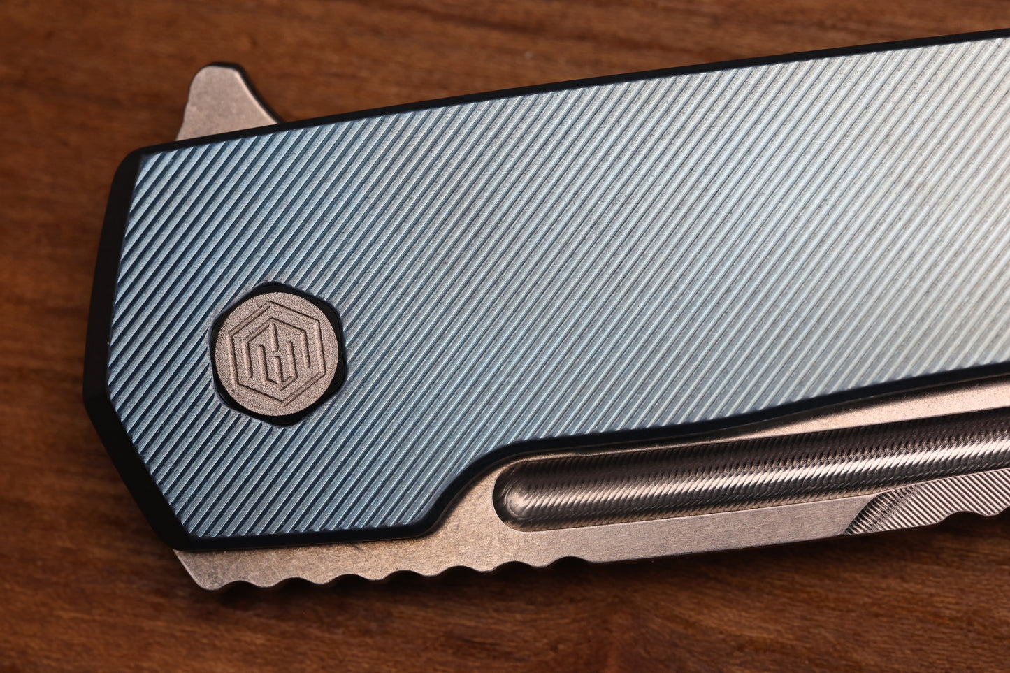 MACHINEWISE MOJAVE #683 - BLUE FADE FINE STEP TITANIUM HANDLE AND S90V BLADE