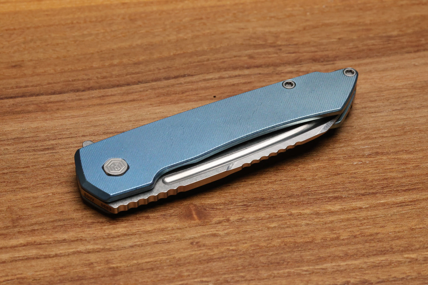 MACHINEWISE MOJAVE #683 - BLUE FADE FINE STEP TITANIUM HANDLE AND S90V BLADE