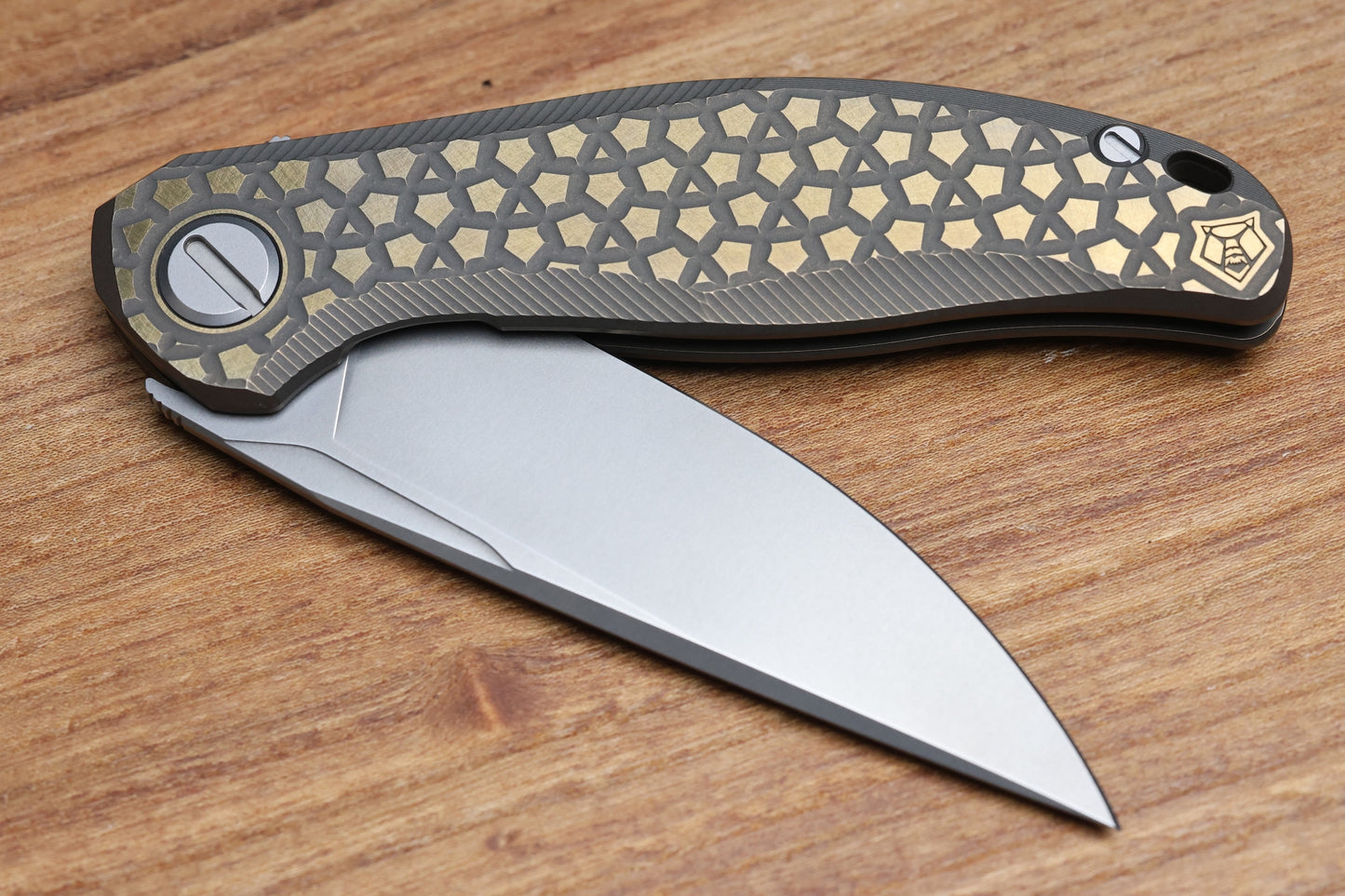 SHIROGOROV STELLAR BEAR PATTERN – BRONZE TITANIUM HANDLE – M390 BLADE – MRBS
