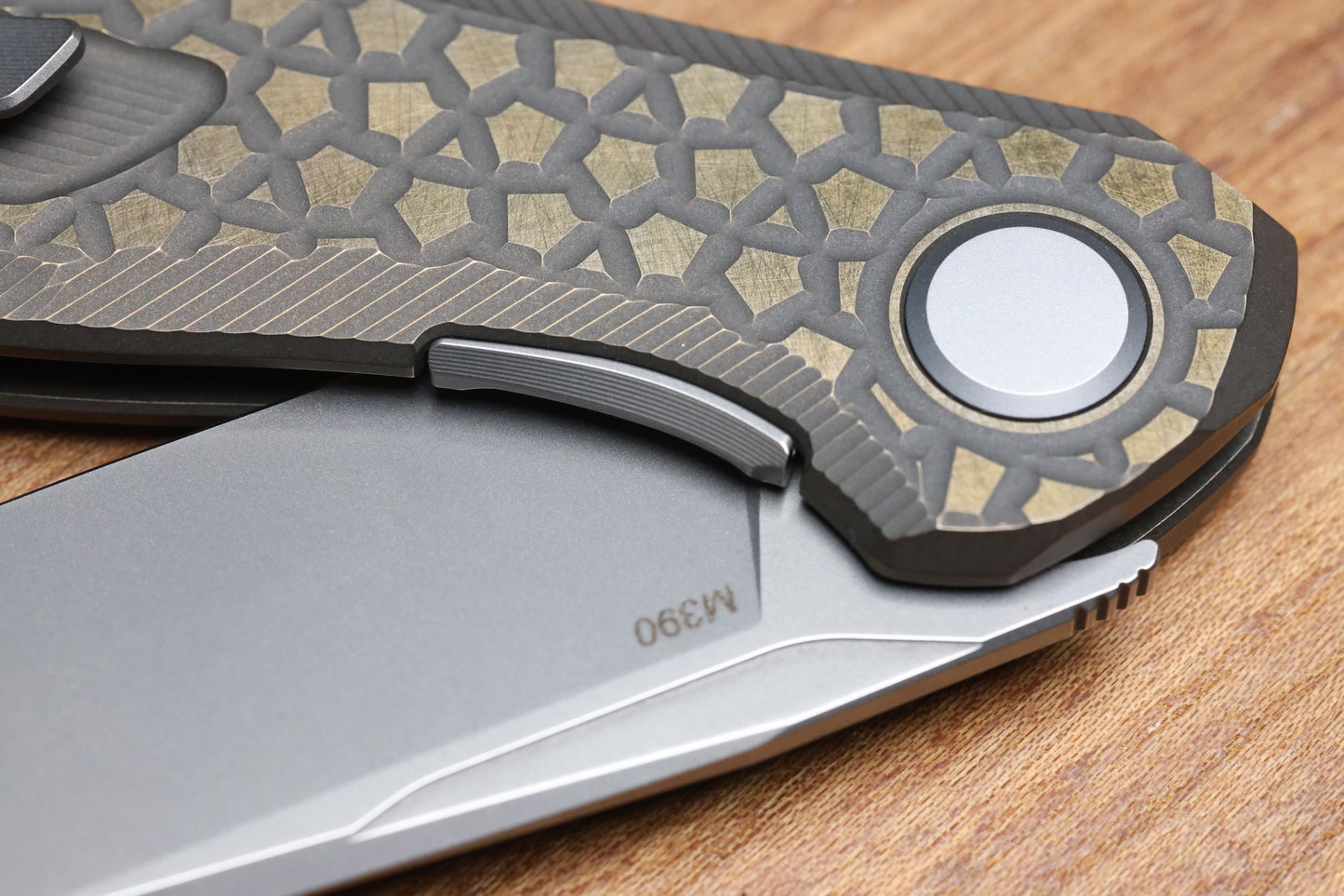 SHIROGOROV STELLAR BEAR PATTERN – BRONZE TITANIUM HANDLE – M390 BLADE – MRBS