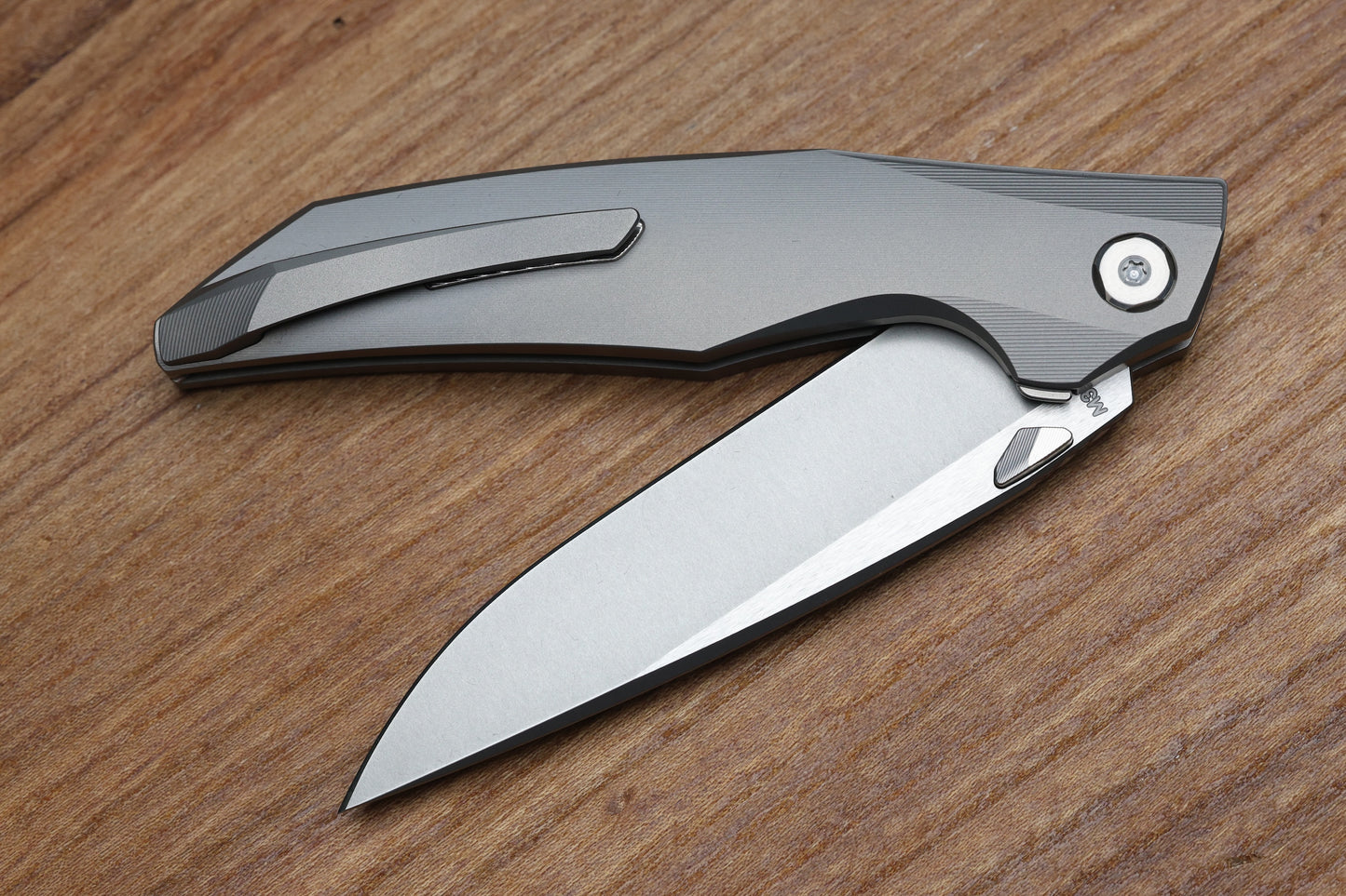 KOENIG KNIVES XENON - SMOOTH TITANIUM HANDLE - SILVER HARDWARE - BURNISHED W/ POLISHED FLATS M390 BLADE