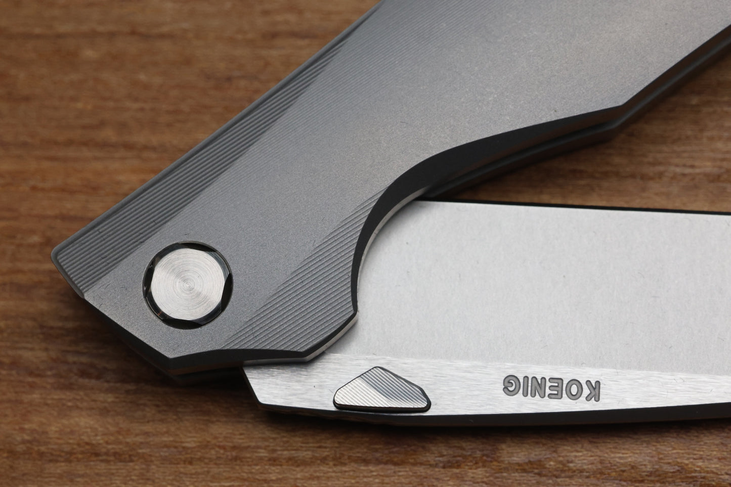 KOENIG KNIVES XENON - SMOOTH TITANIUM HANDLE - SILVER HARDWARE - BURNISHED W/ POLISHED FLATS M390 BLADE