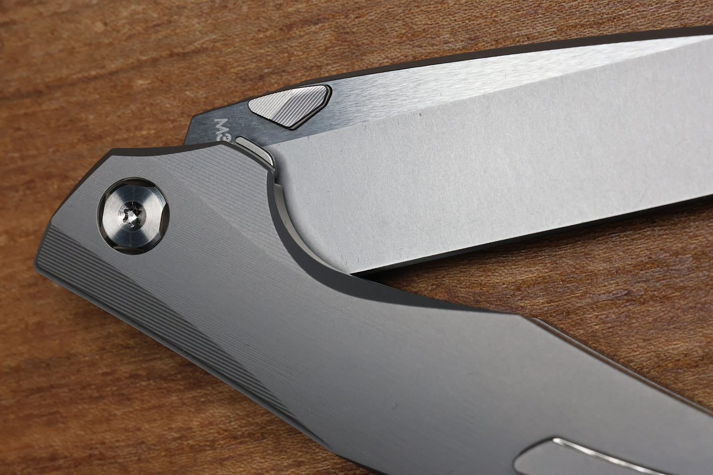 KOENIG KNIVES XENON - SMOOTH TITANIUM HANDLE - SILVER HARDWARE - BURNISHED W/ POLISHED FLATS M390 BLADE