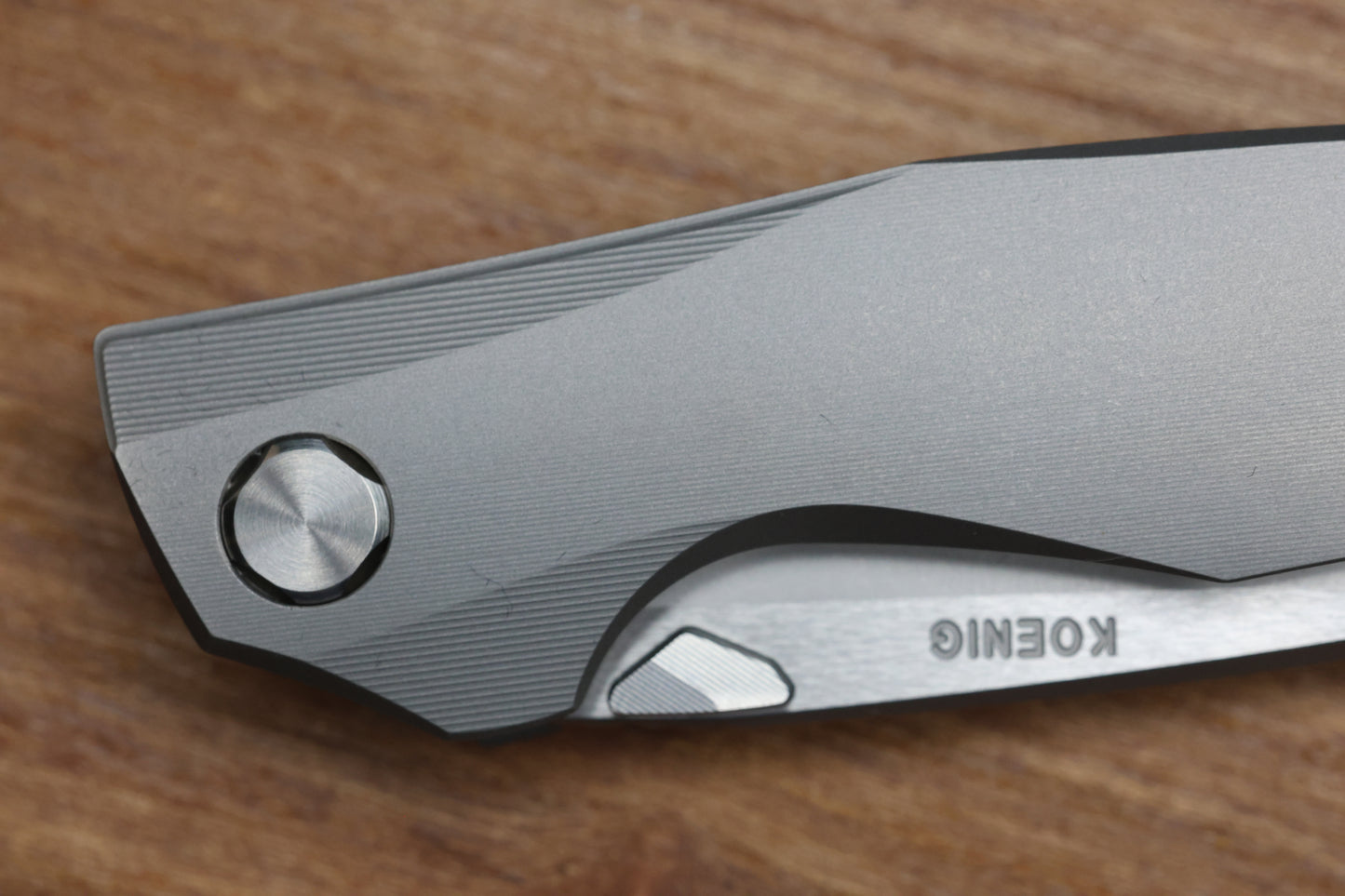 KOENIG KNIVES XENON - SMOOTH TITANIUM HANDLE - SILVER HARDWARE - BURNISHED W/ POLISHED FLATS M390 BLADE