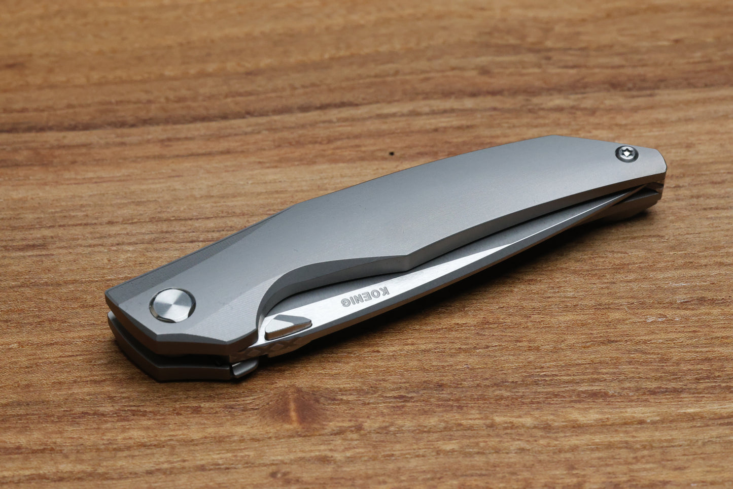 KOENIG KNIVES XENON - SMOOTH TITANIUM HANDLE - SILVER HARDWARE - BURNISHED W/ POLISHED FLATS M390 BLADE