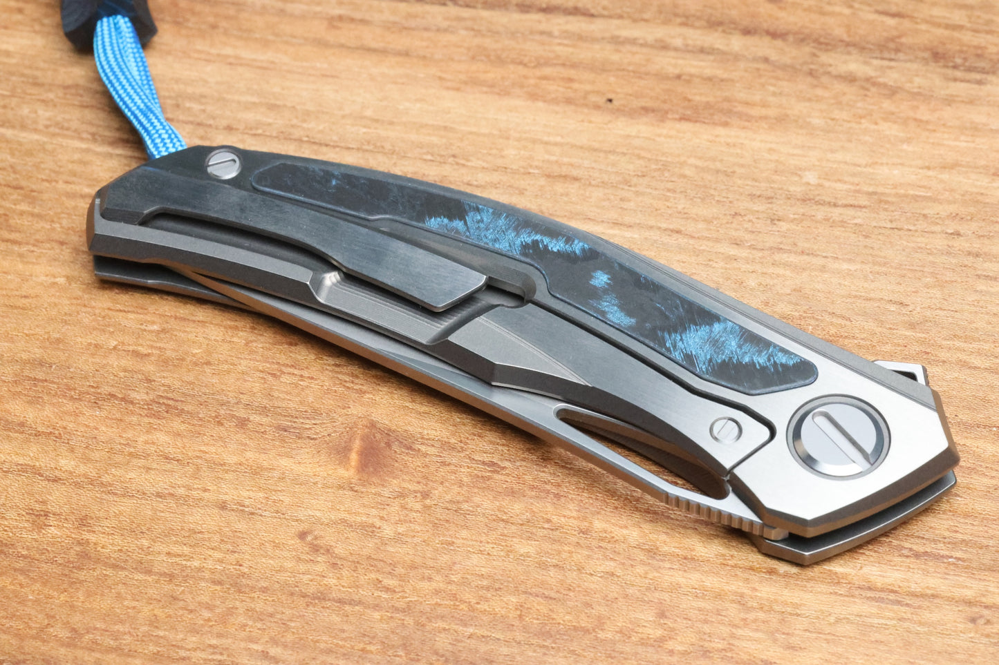 SHIROGOROV QUANTUM BLKM - TITANIUM/OCEAN BLUE CARBOTI HANDLE - S90V BLADE - SRRBS