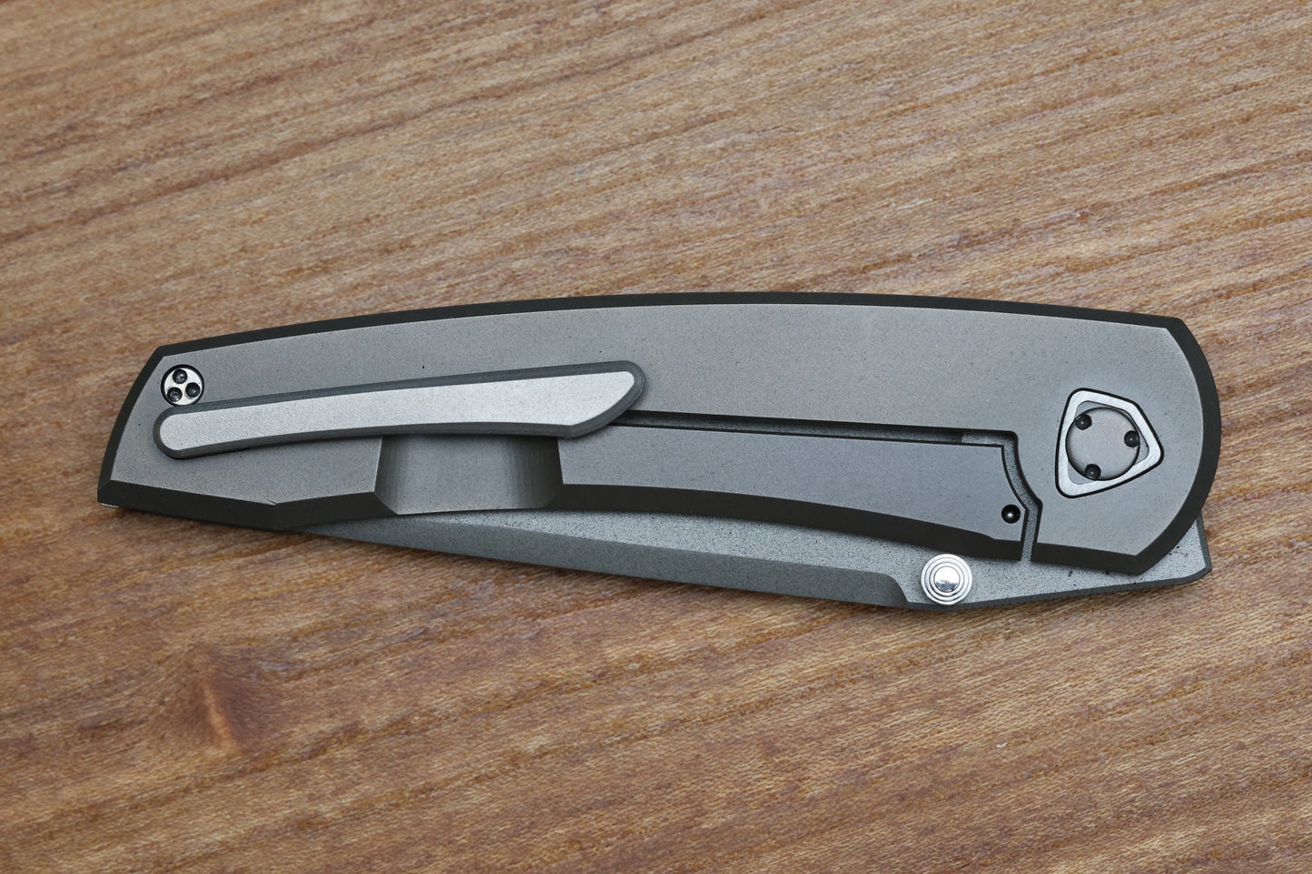 SHARKNIVCO MINI WAKA HEAT ANODIZED TITANIUM SCALES DIAMOND BLASTED RWL 34 BLADE