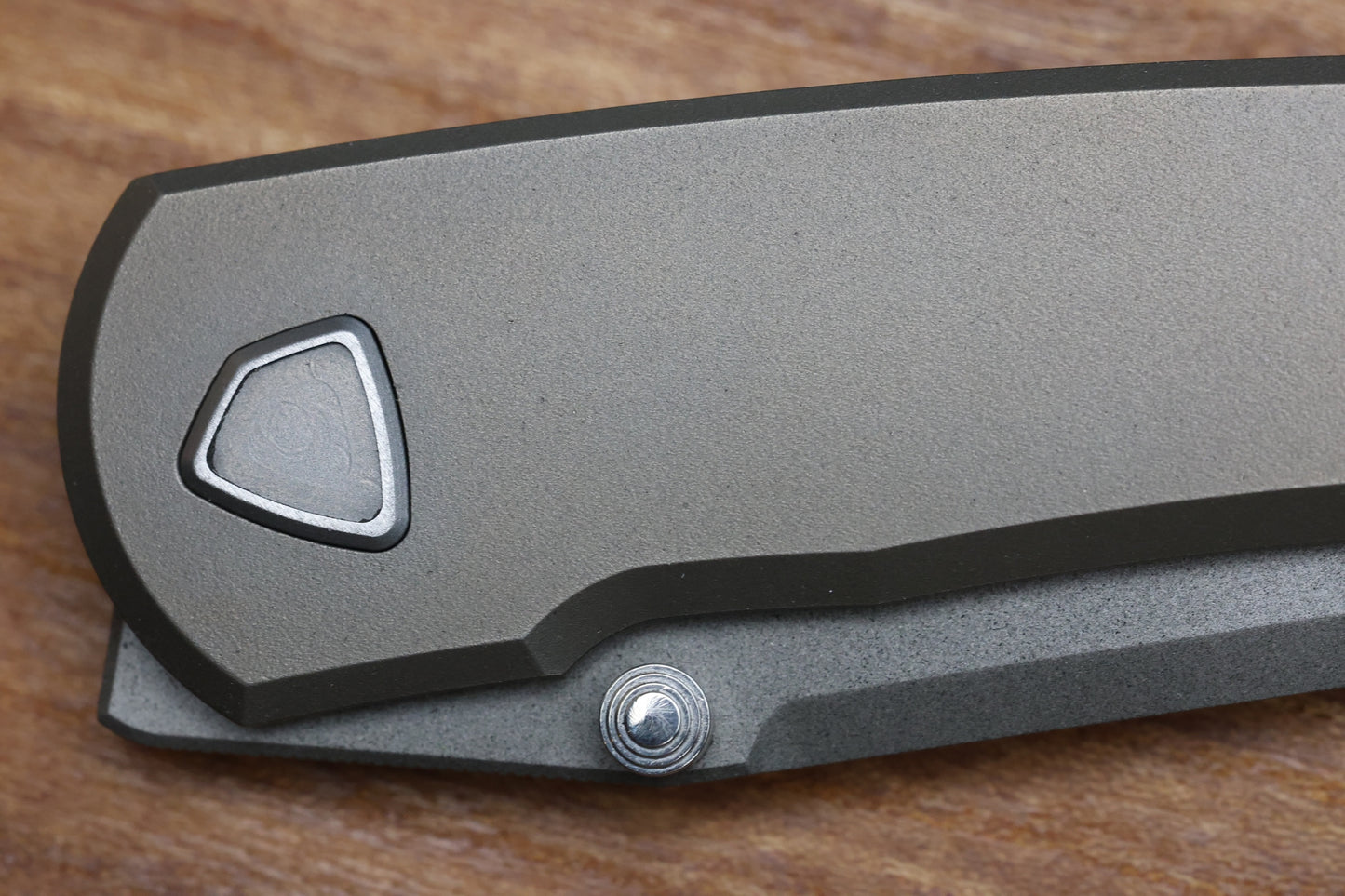 SHARKNIVCO MINI WAKA HEAT ANODIZED TITANIUM SCALES DIAMOND BLASTED RWL 34 BLADE
