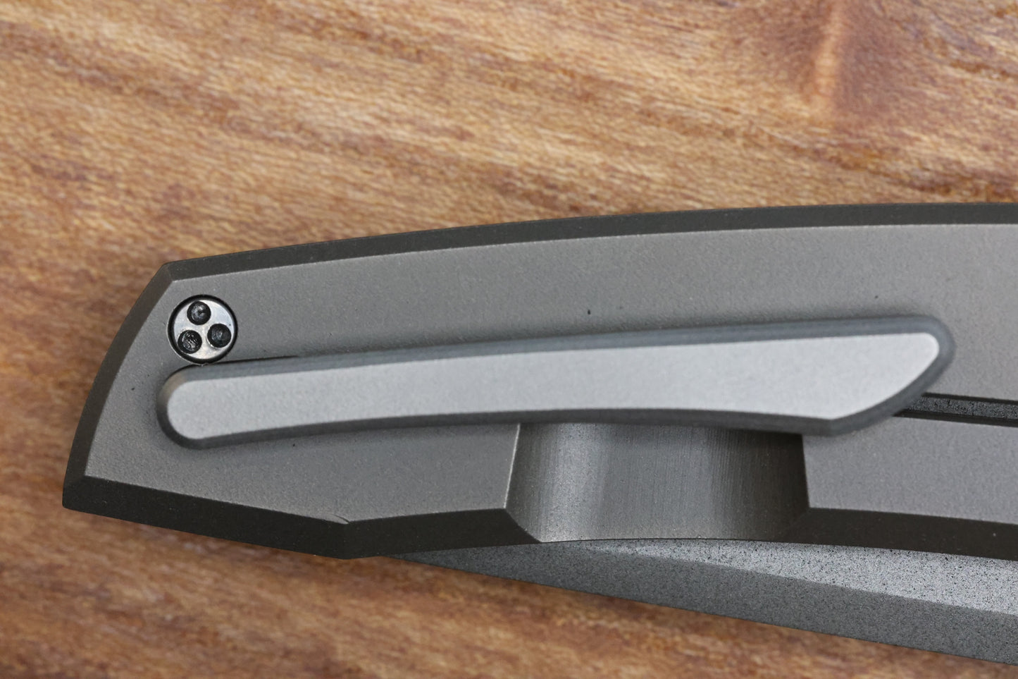 SHARKNIVCO MINI WAKA HEAT ANODIZED TITANIUM SCALES DIAMOND BLASTED RWL 34 BLADE