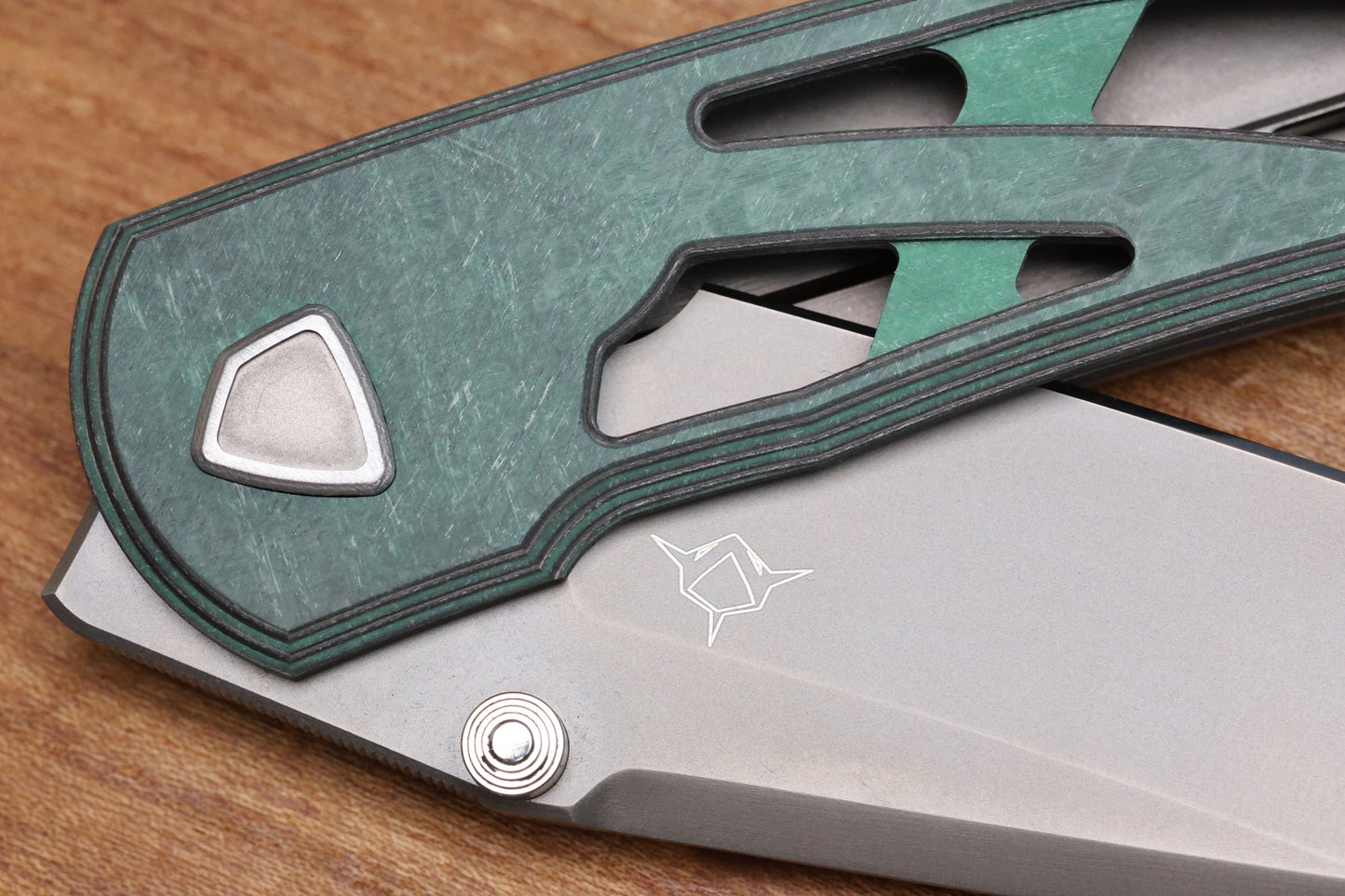 SHARKNIVCO WAKA GREEN CAMOQUARTZ FRAME LOCK W/RWL34 ZIRBLAST BLADE