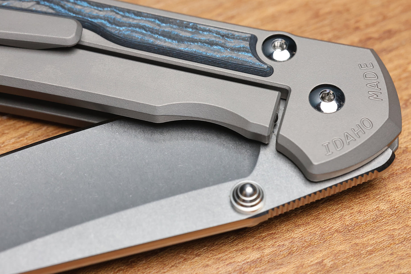 CHRIS REEVE LARGE SEBENZA 31 - OCEAN BLUE CARBOTI INLAY - INSINGO CPM MAGNACUT BLADE - MIM CLIP - SILVER DOUBLE THUMB LUGS