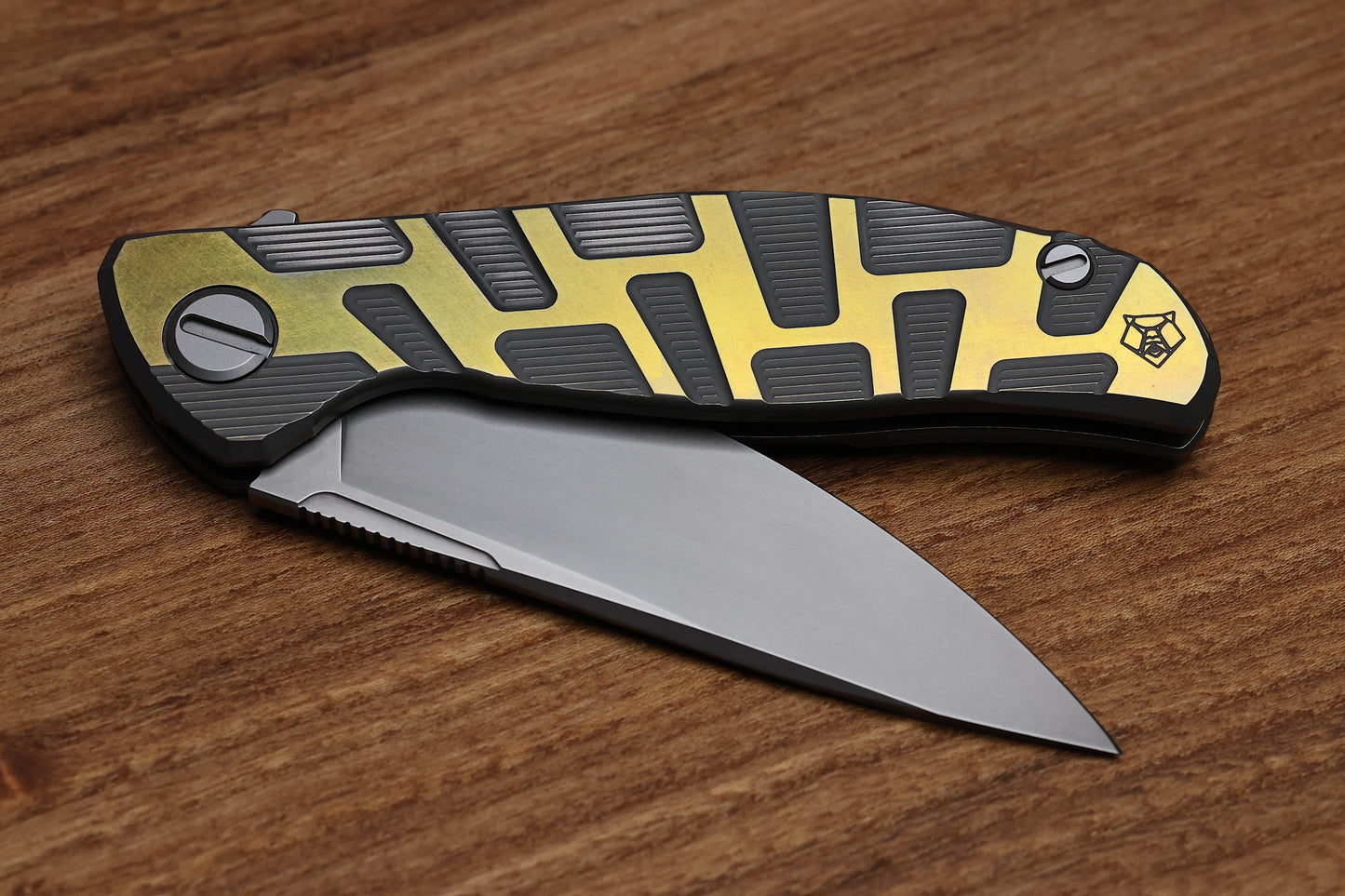 SHIROGOROV F95 T PATTERN GEN 4 – BLADE SHOW EDITION – GREY/YELLOW ANO TITANIUM HANDLE – M390 BLADE – MRBS