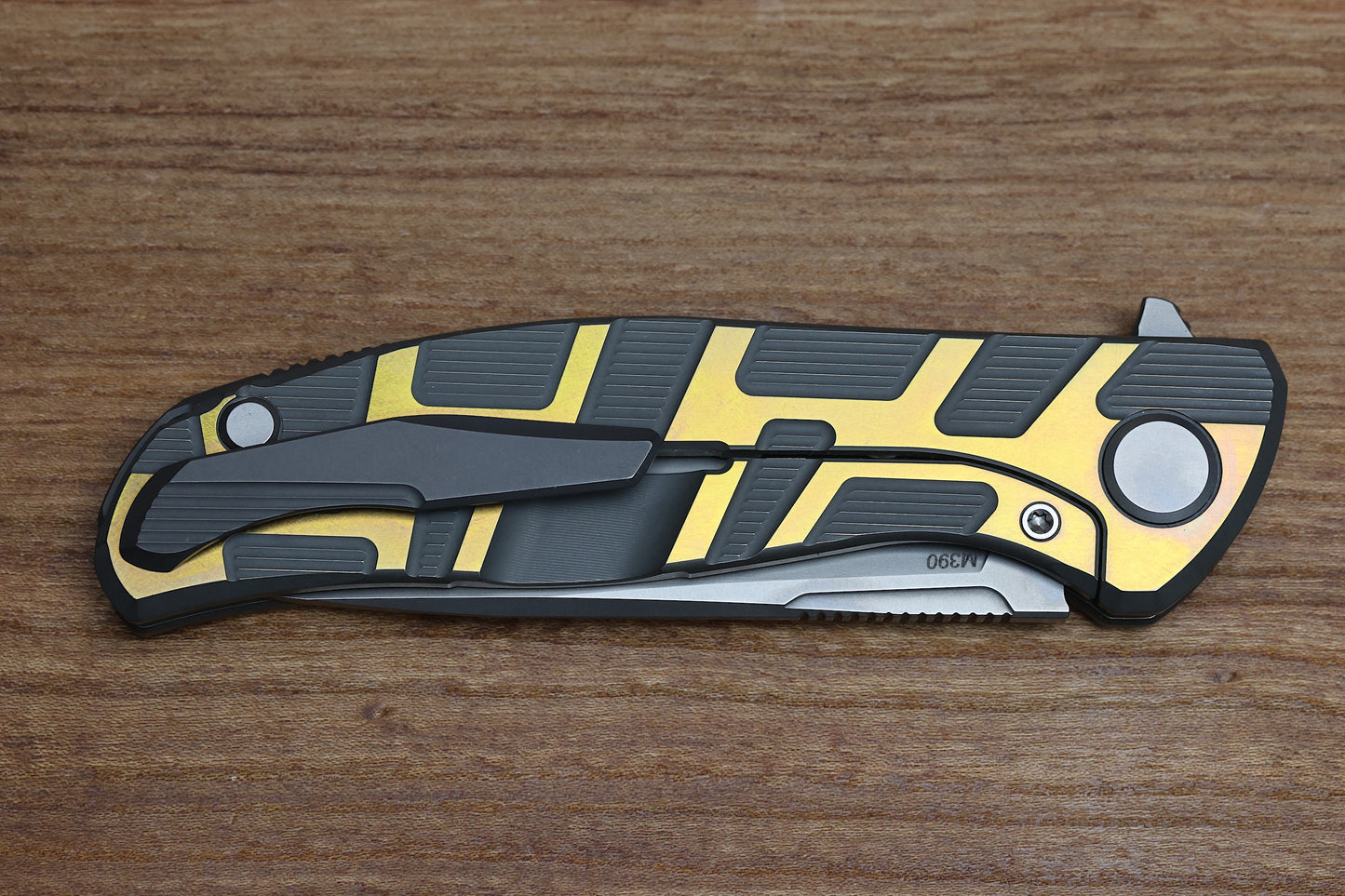 SHIROGOROV F95 T PATTERN GEN 4 – BLADE SHOW EDITION – GREY/YELLOW ANO TITANIUM HANDLE – M390 BLADE – MRBS