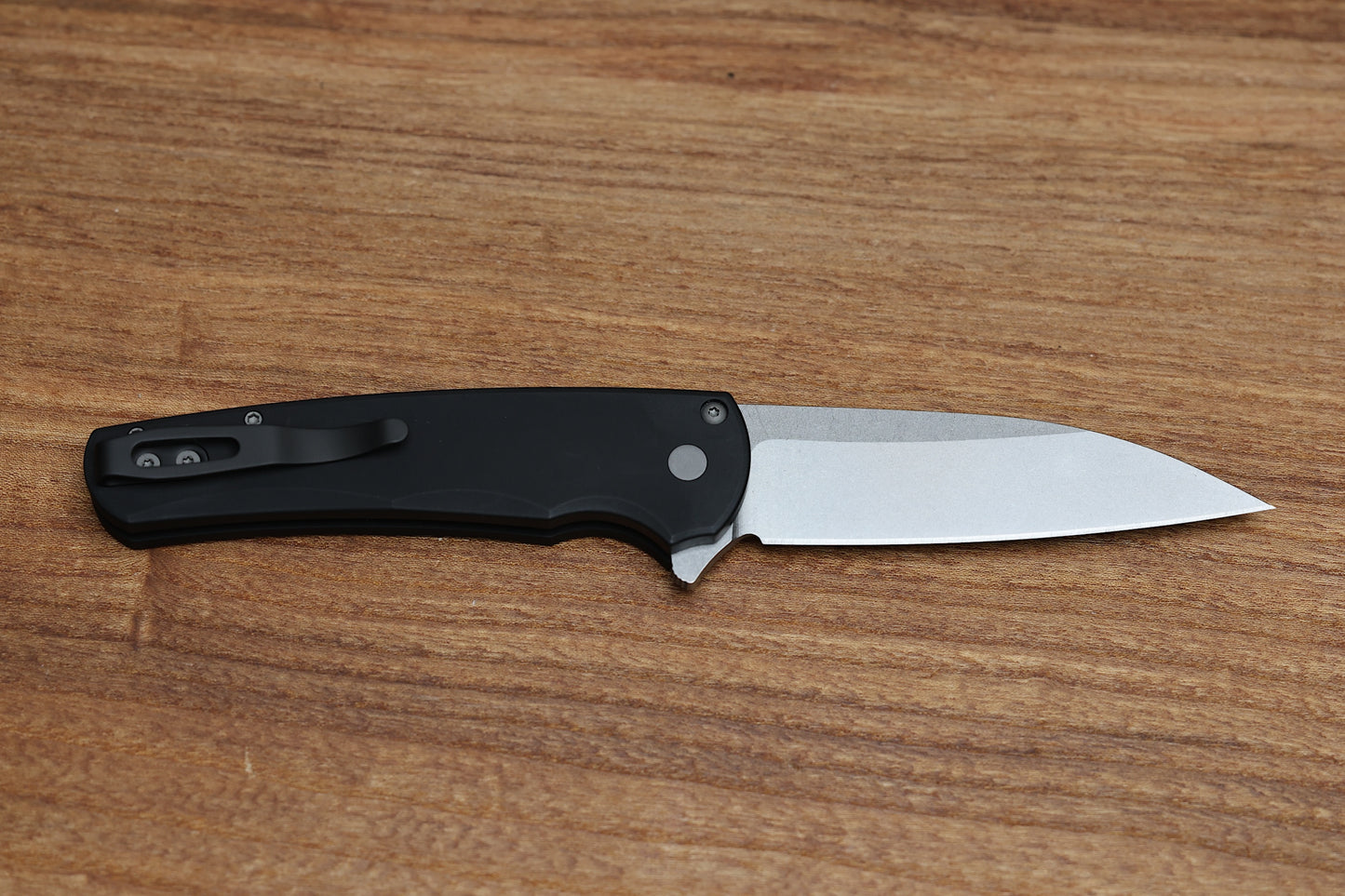 PRO-TECH MALIBU SMOOTH BLACK HANDLE & STONEWASH MAGNACUT WHARNCLIFFE BLADE 5301